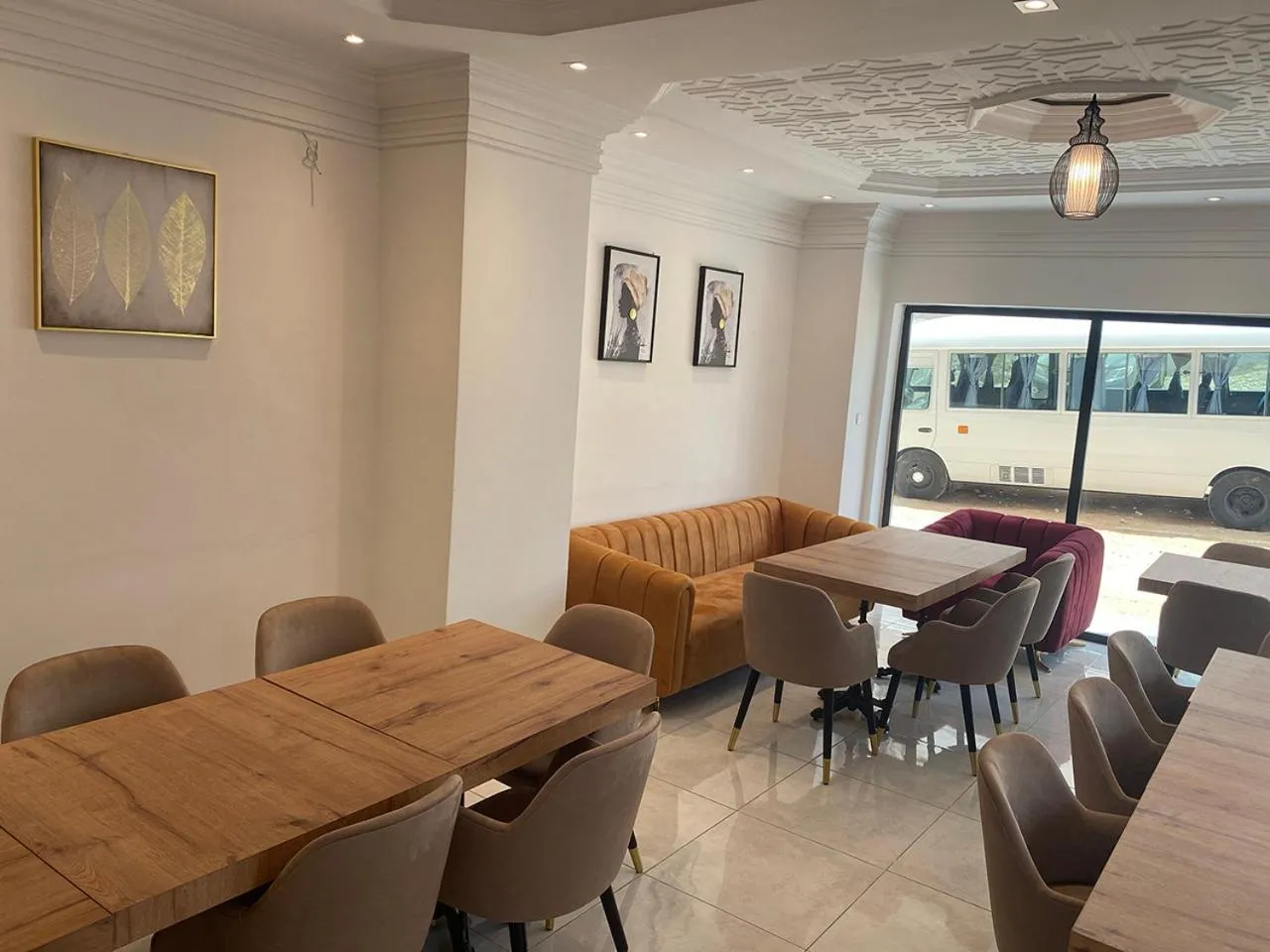 Restaurant/places to eat in Hotel Residence La Corniche