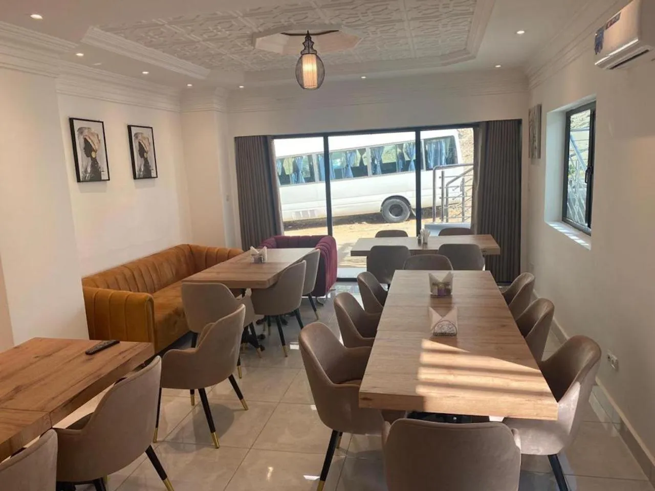 Restaurant/places to eat in Hotel Residence La Corniche