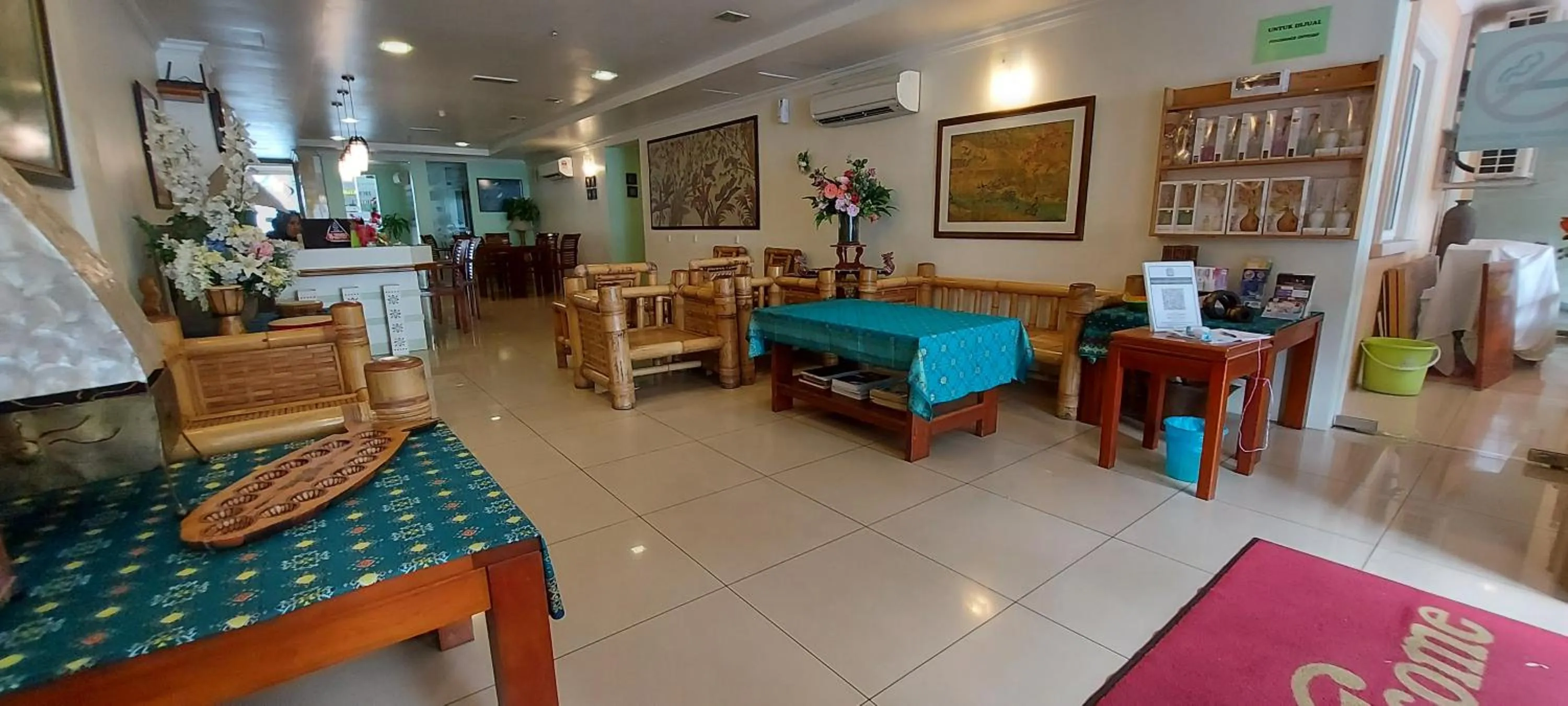 Communal lounge/ TV room in Hotel Johan