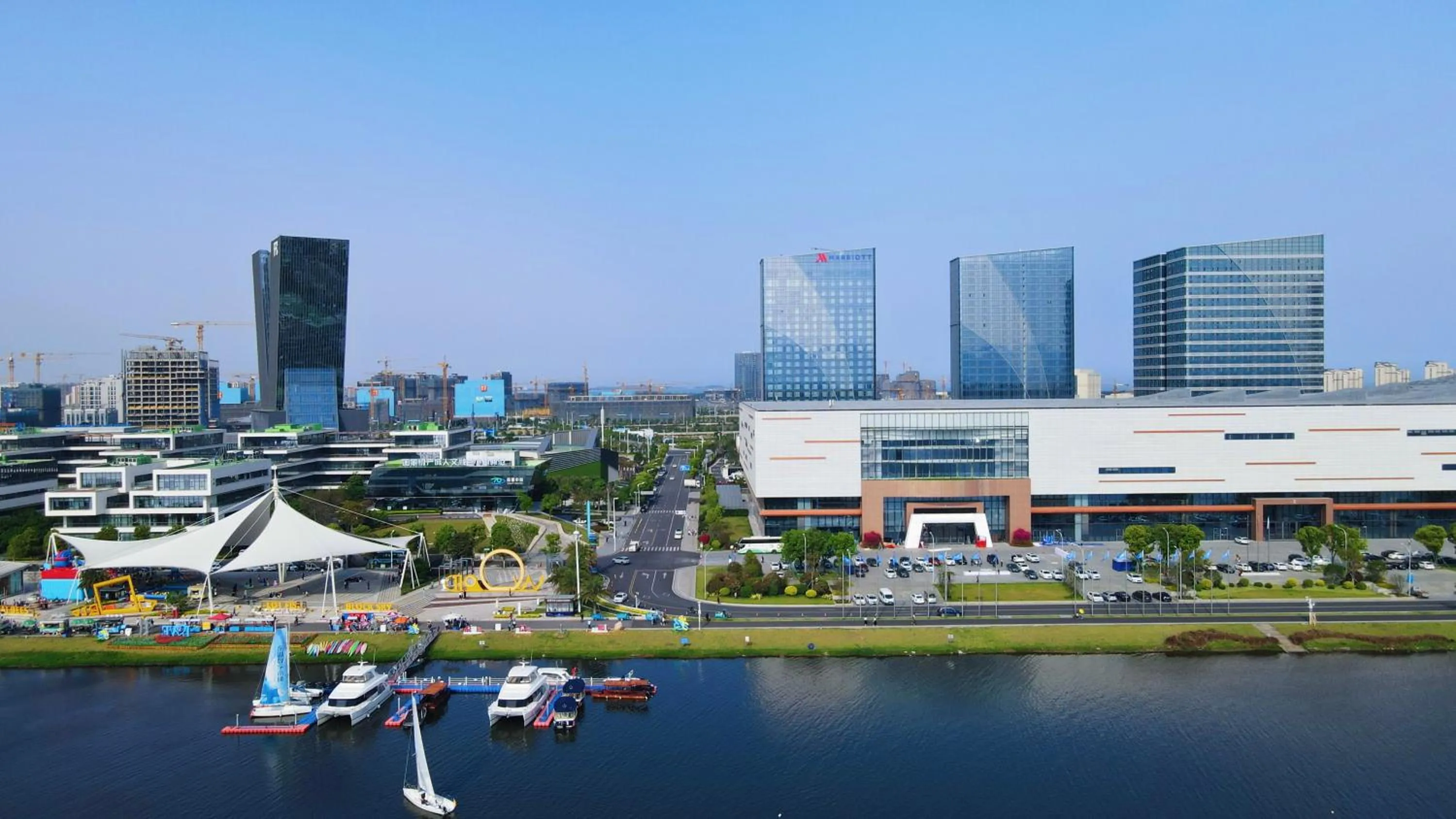 Property building in Fuzhou Marriott Hotel Riverside