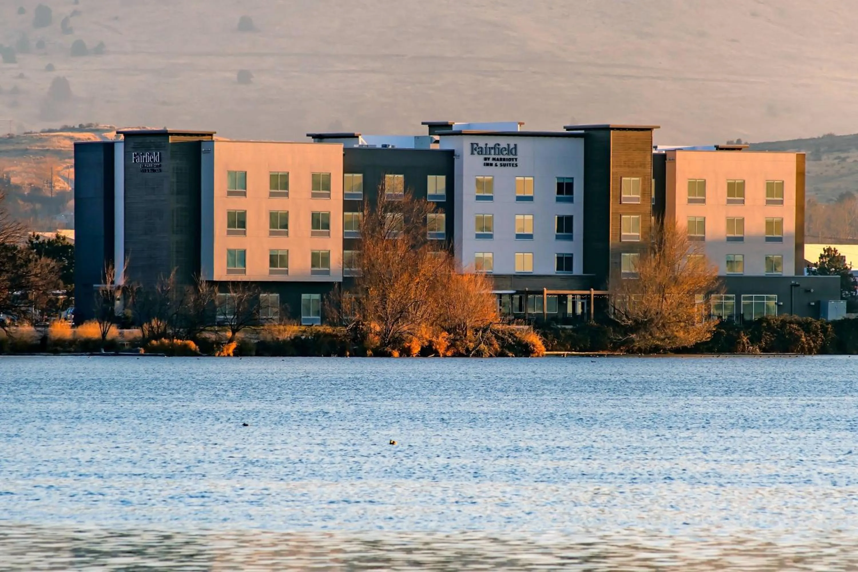 Property building in Fairfield Inn & Suites by Marriott Klamath Falls