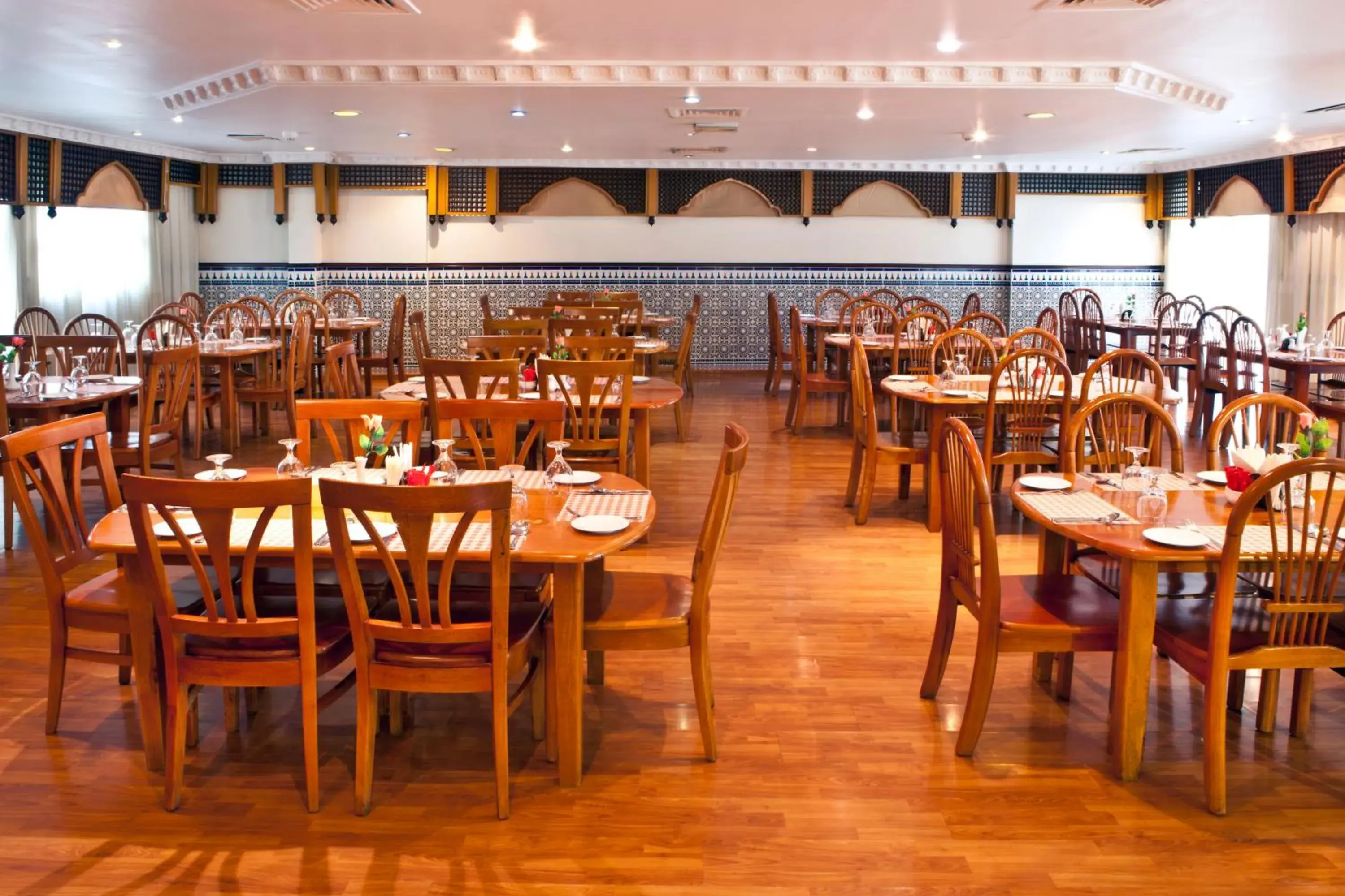 Restaurant/places to eat in Landmark Plaza Hotel Restaurant/places to eat in Landmark Plaza Hotel