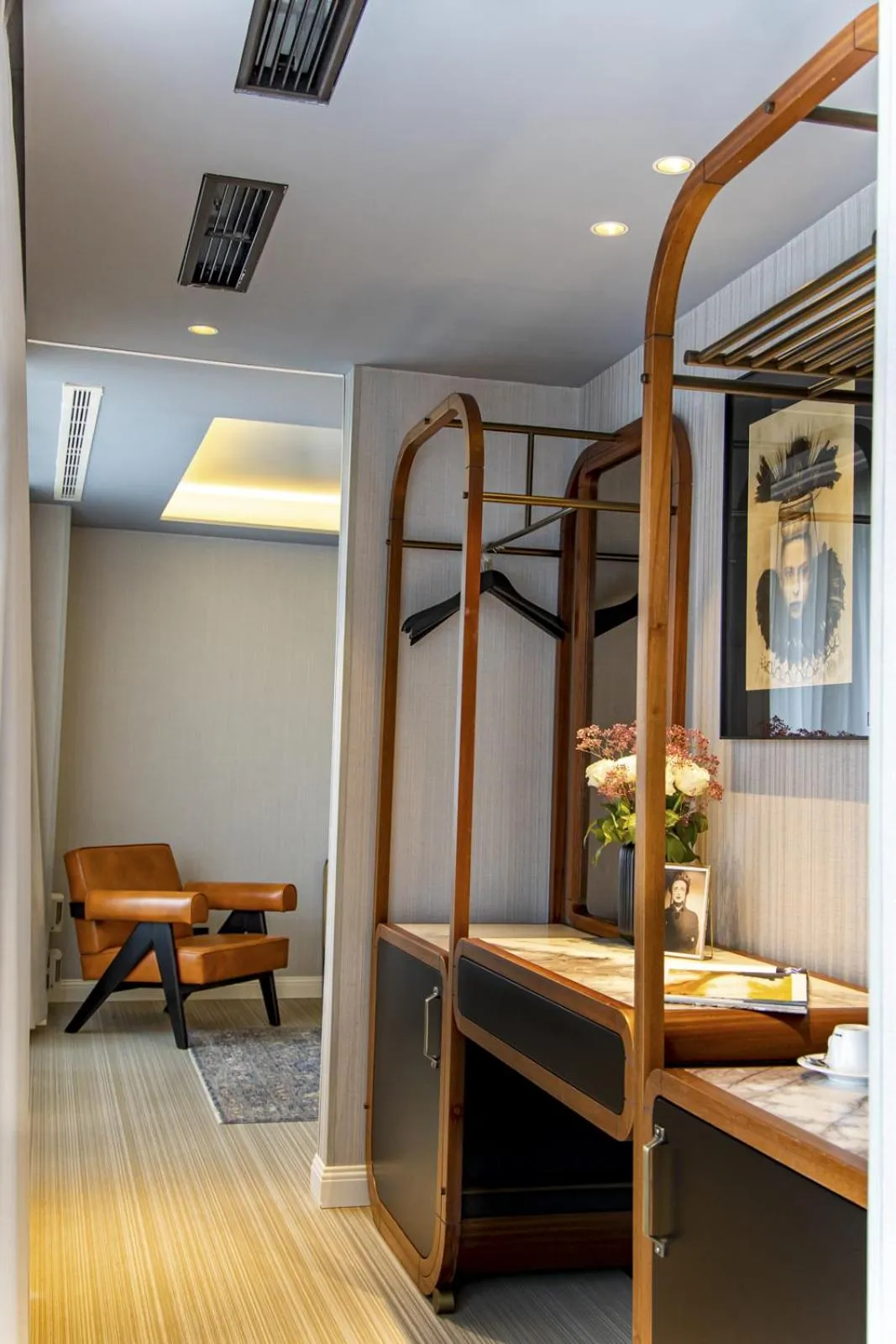 Photo of the whole room, Bed in MUZE Hotel Dusseldorf - Handwritten Collection