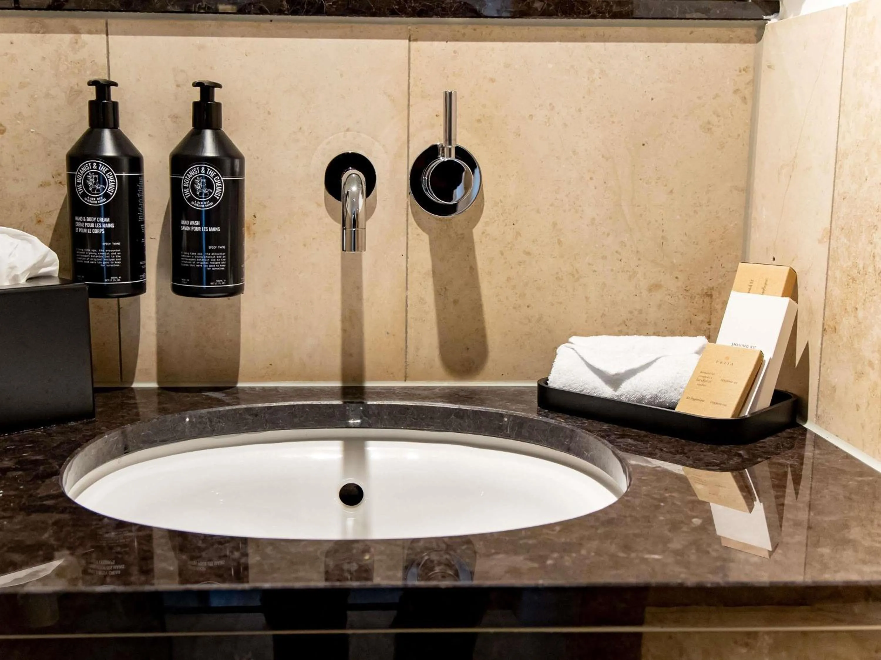 Bedroom in MUZE Hotel Dusseldorf - Handwritten Collection