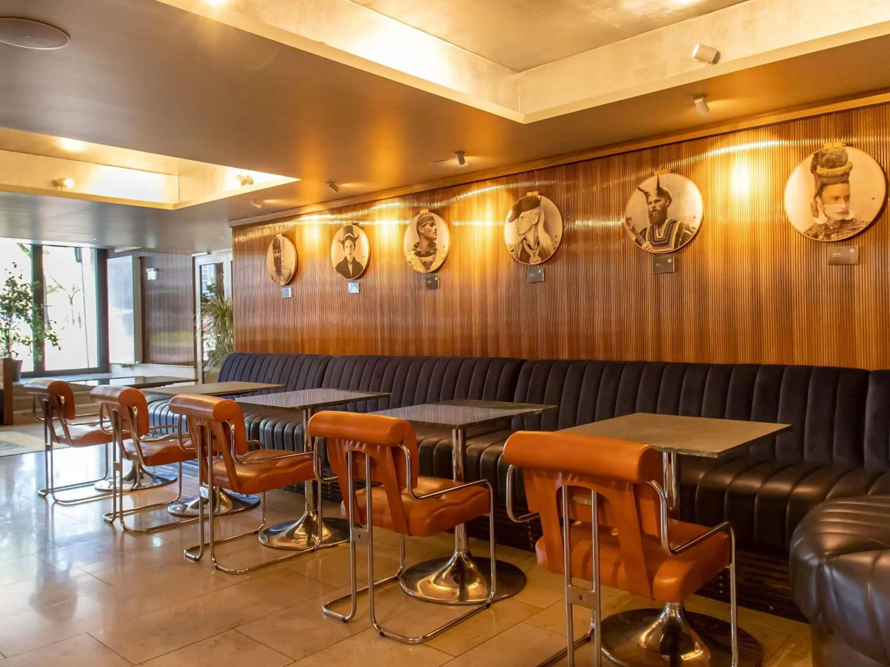 Lounge or bar in MUZE Hotel Dusseldorf - Handwritten Collection Lounge or bar in MUZE Hotel Dusseldorf - Handwritten Collection