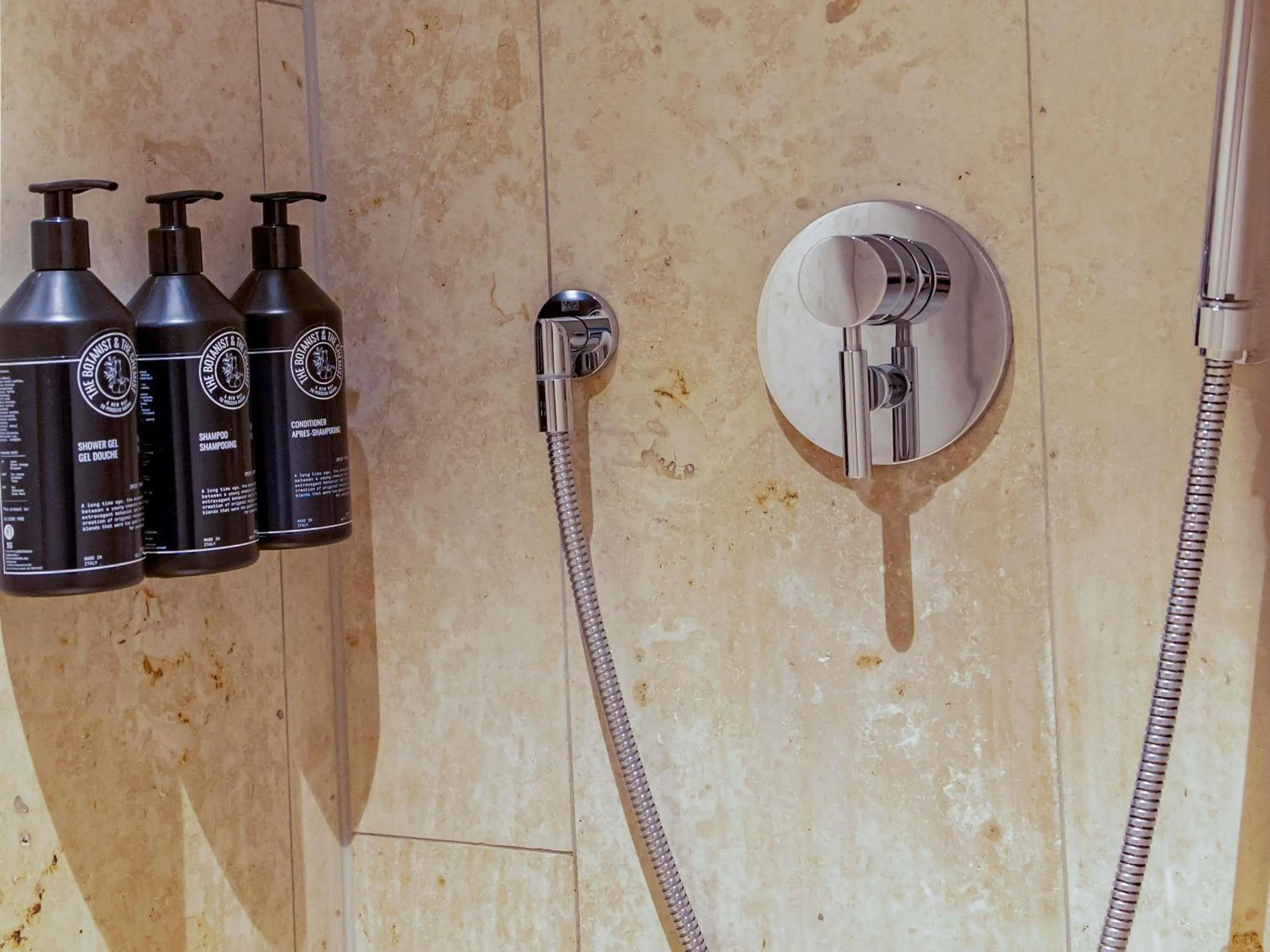 Bedroom in MUZE Hotel Dusseldorf - Handwritten Collection