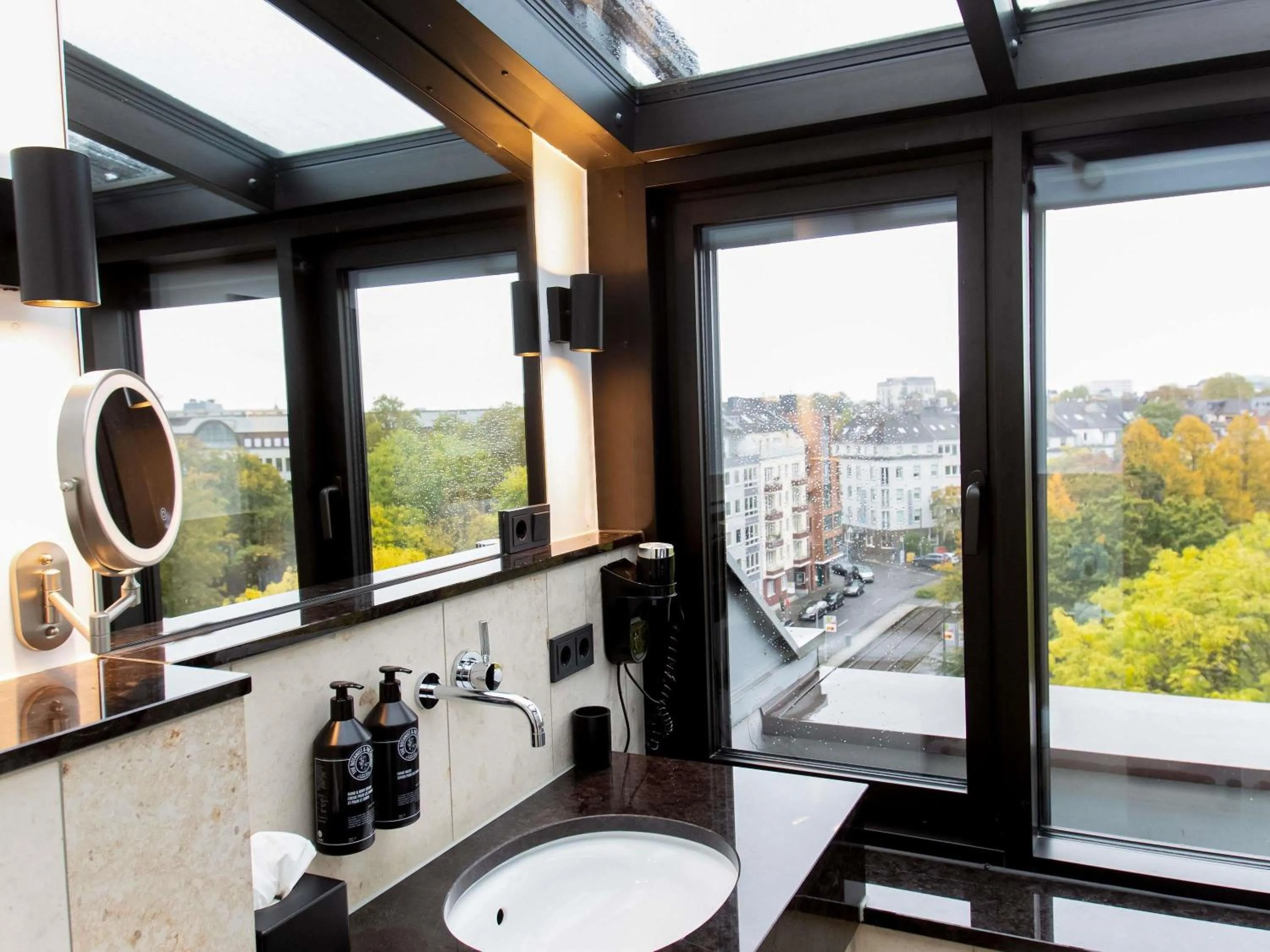 Bedroom in MUZE Hotel Dusseldorf - Handwritten Collection