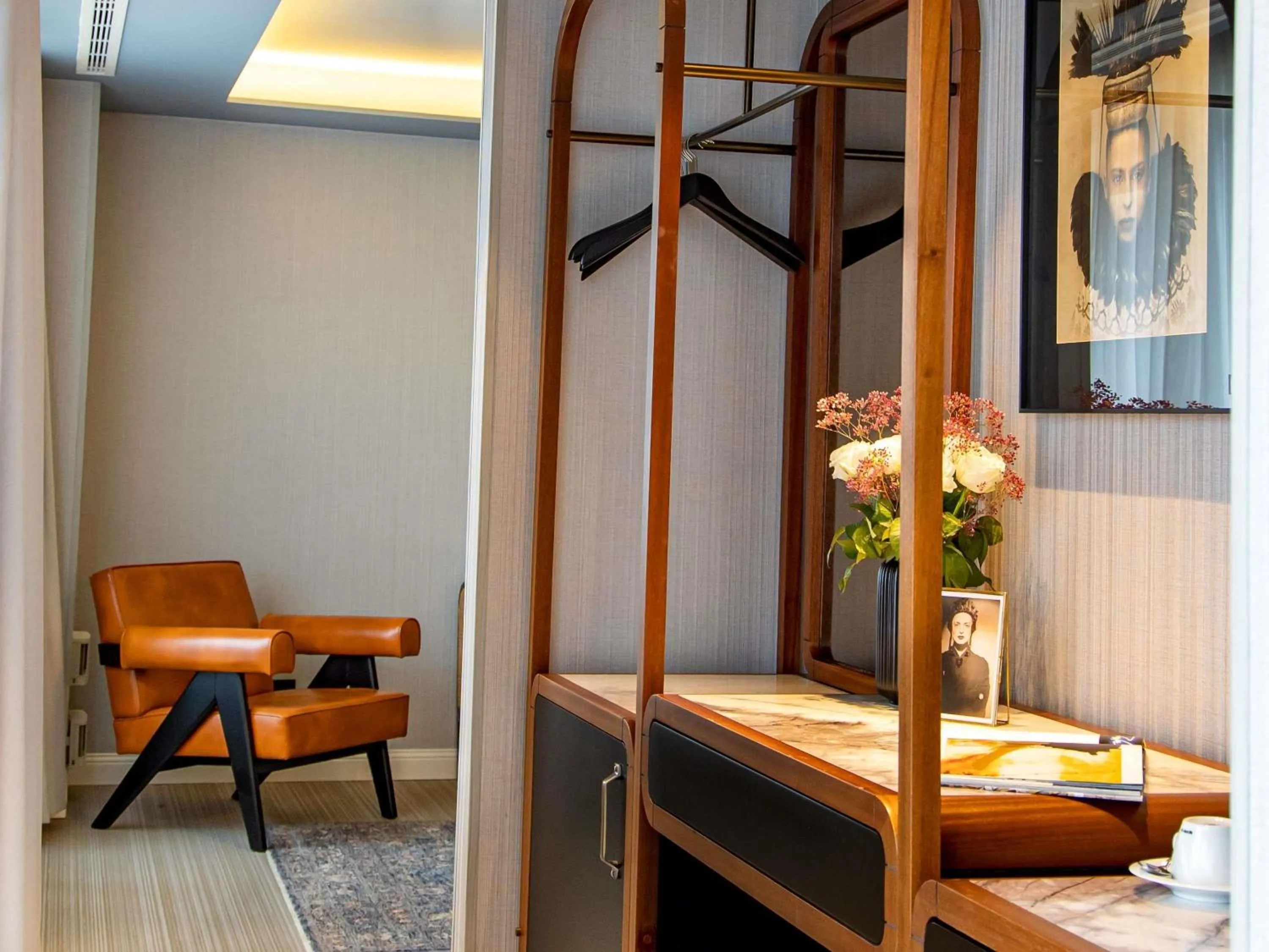 Bedroom in MUZE Hotel Dusseldorf - Handwritten Collection