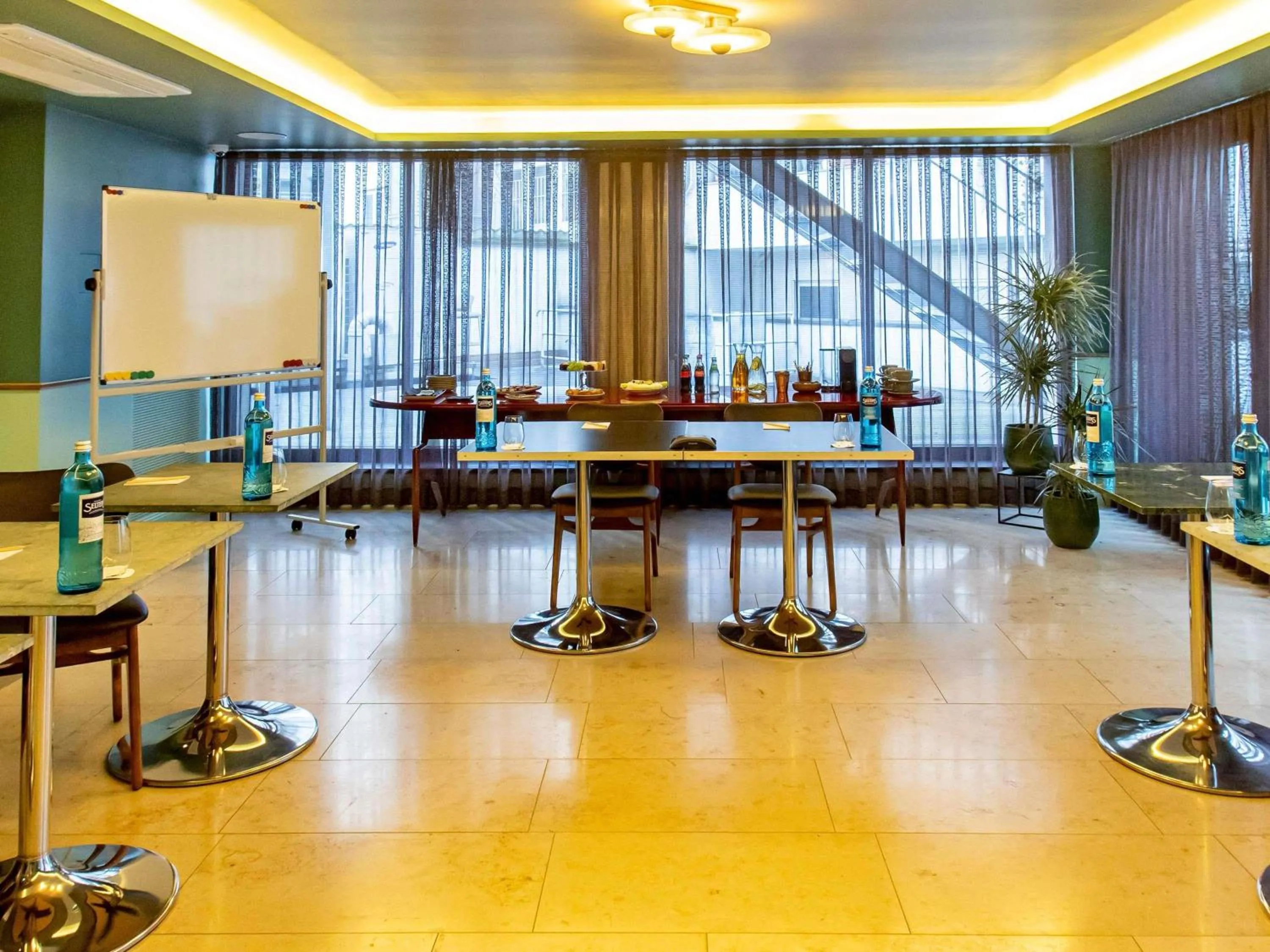 Meeting/conference room in MUZE Hotel Dusseldorf - Handwritten Collection