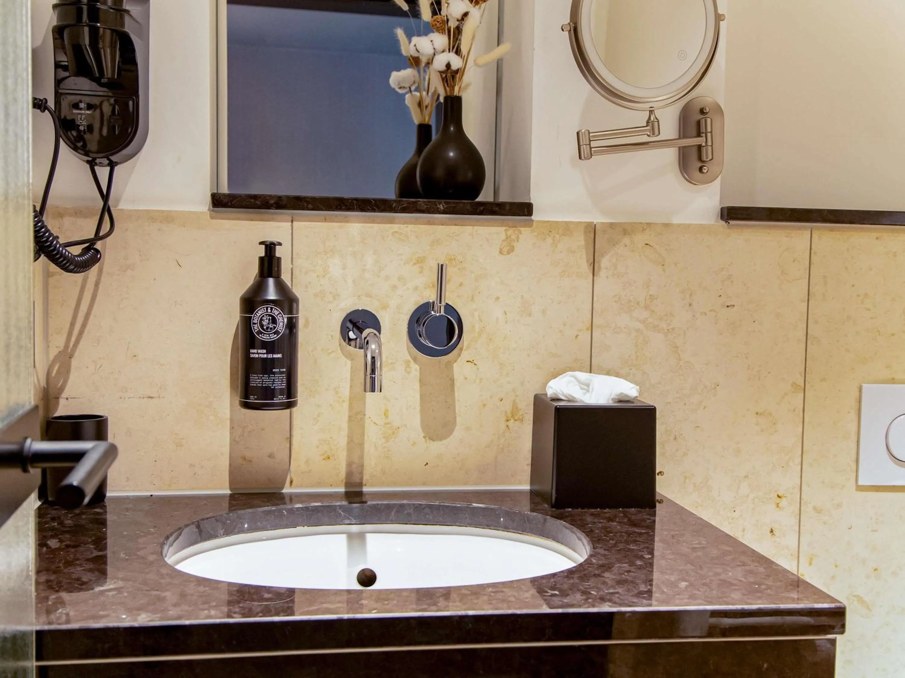 Bedroom in MUZE Hotel Dusseldorf - Handwritten Collection