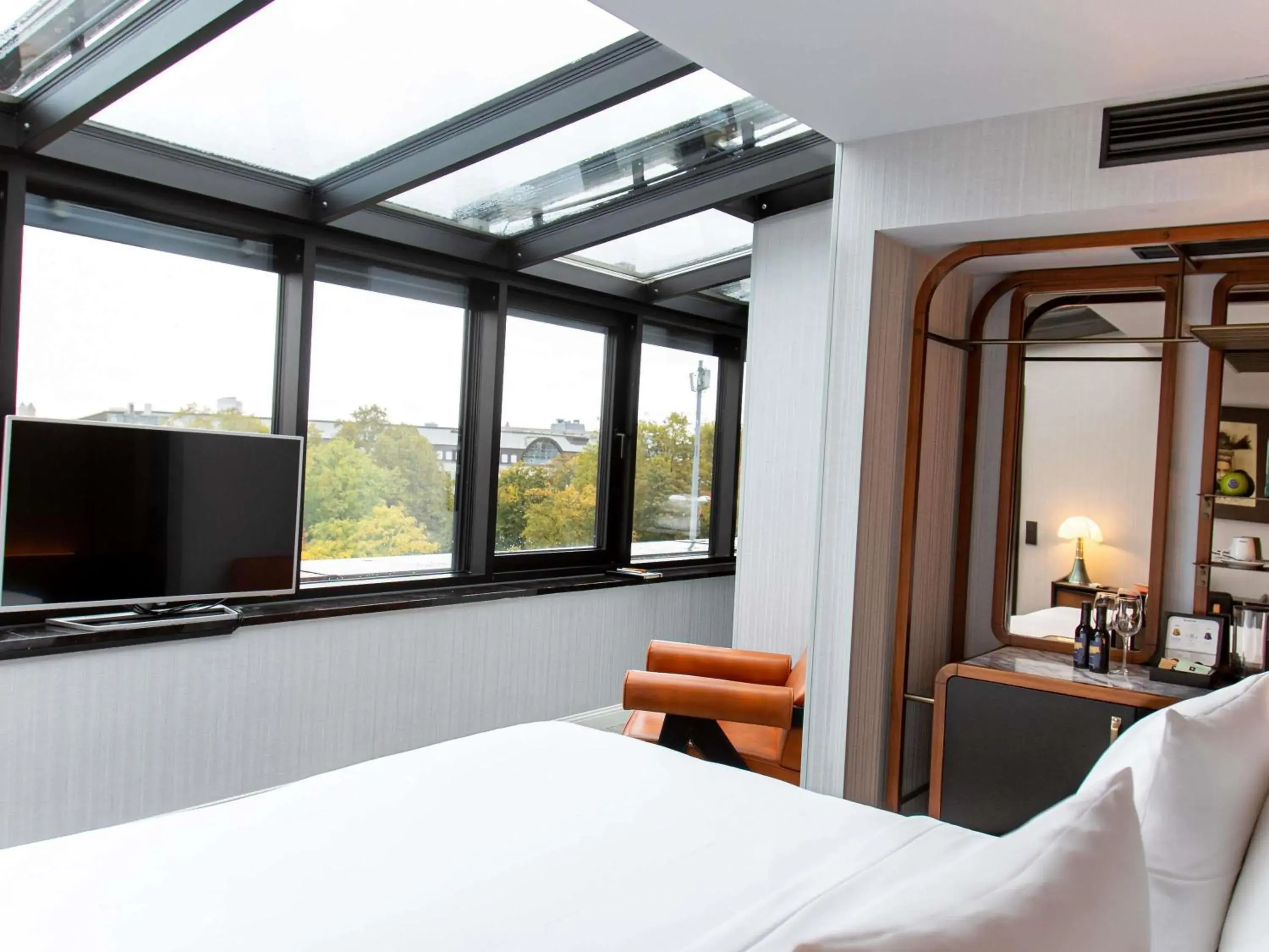 Property building, Bed in MUZE Hotel Dusseldorf - Handwritten Collection Property building, Bed in MUZE Hotel Dusseldorf - Handwritten Collection