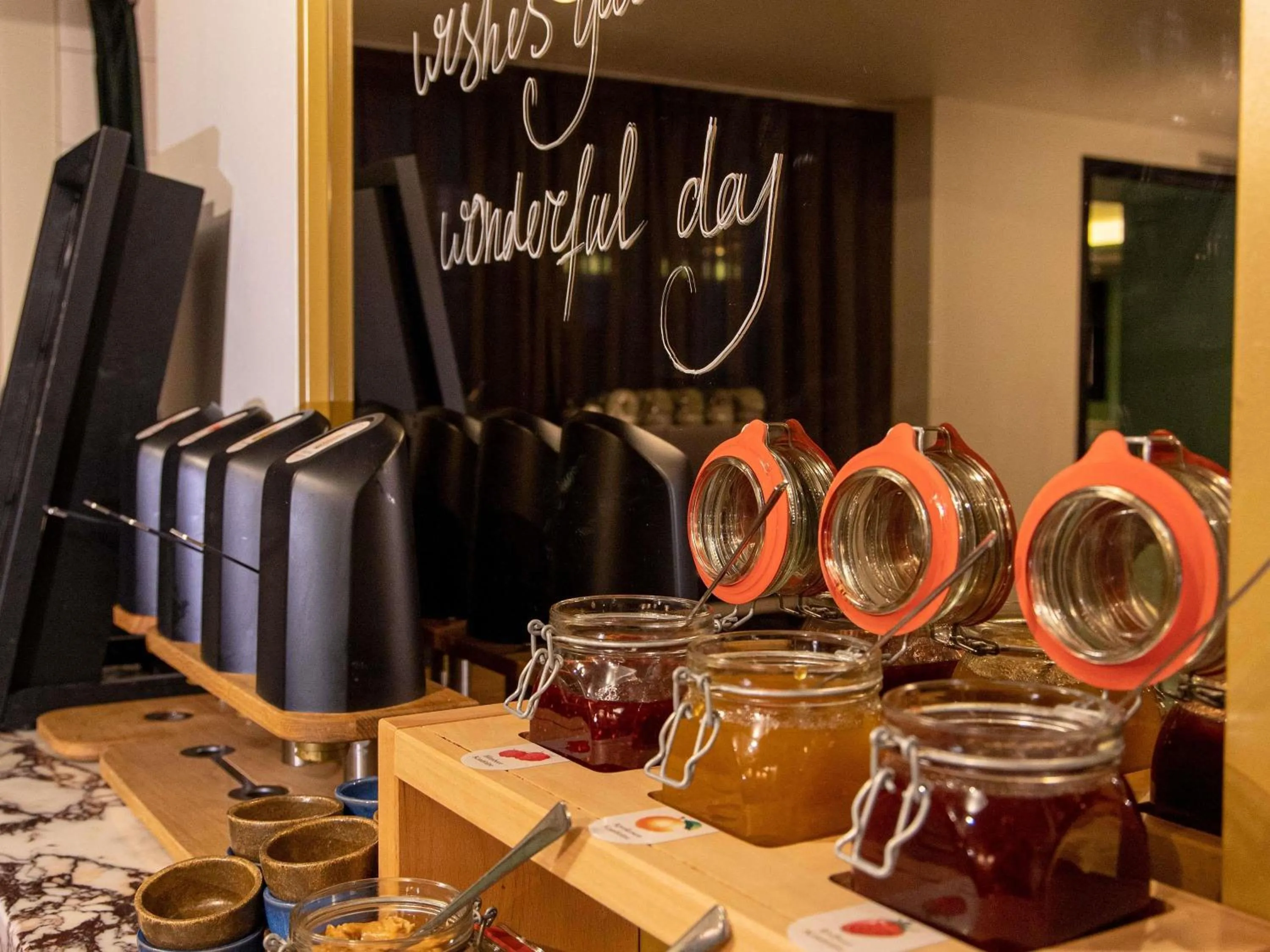 Breakfast in MUZE Hotel Dusseldorf - Handwritten Collection