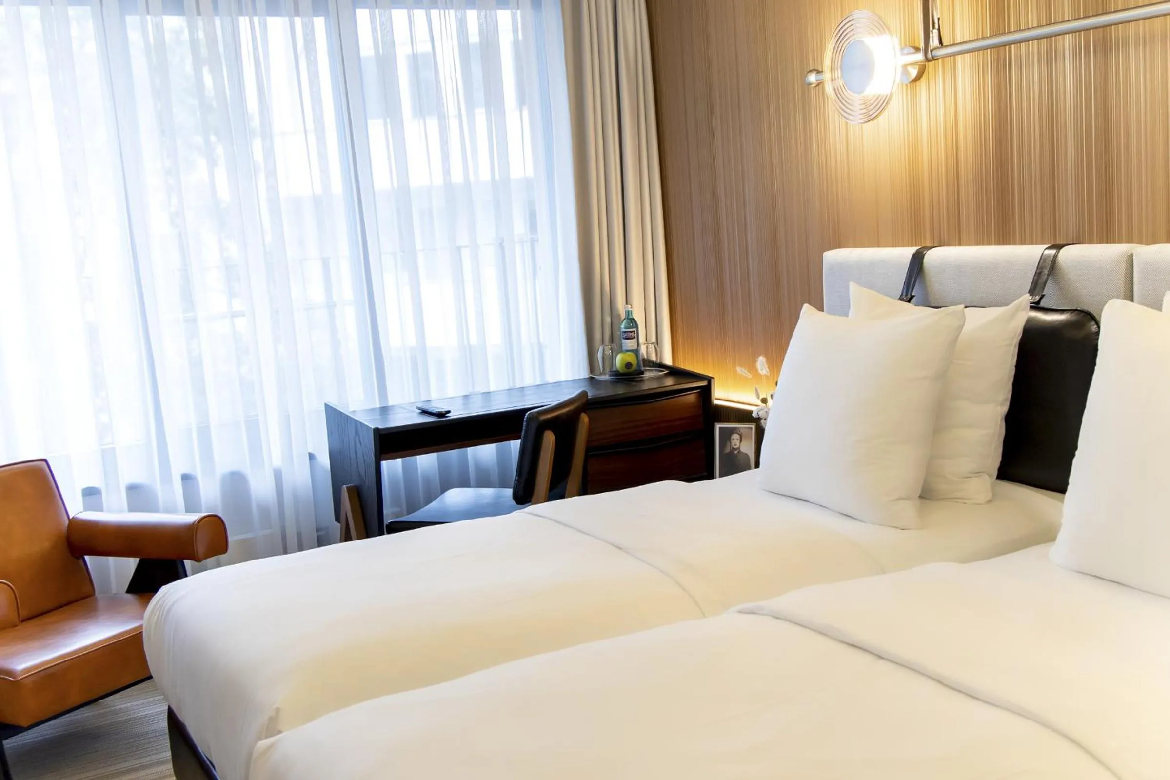 Bed in MUZE Hotel Dusseldorf - Handwritten Collection