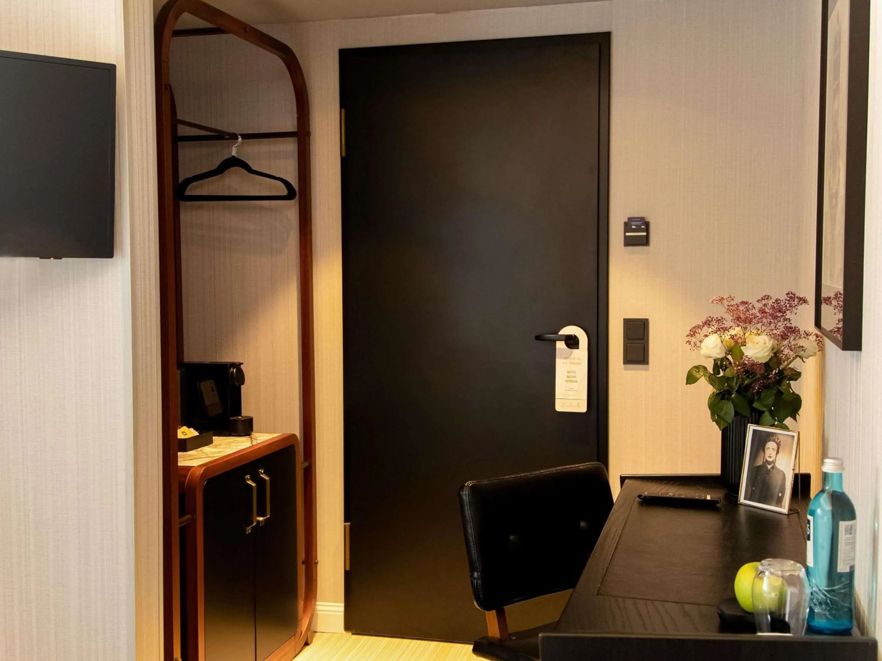 Bedroom in MUZE Hotel Dusseldorf - Handwritten Collection