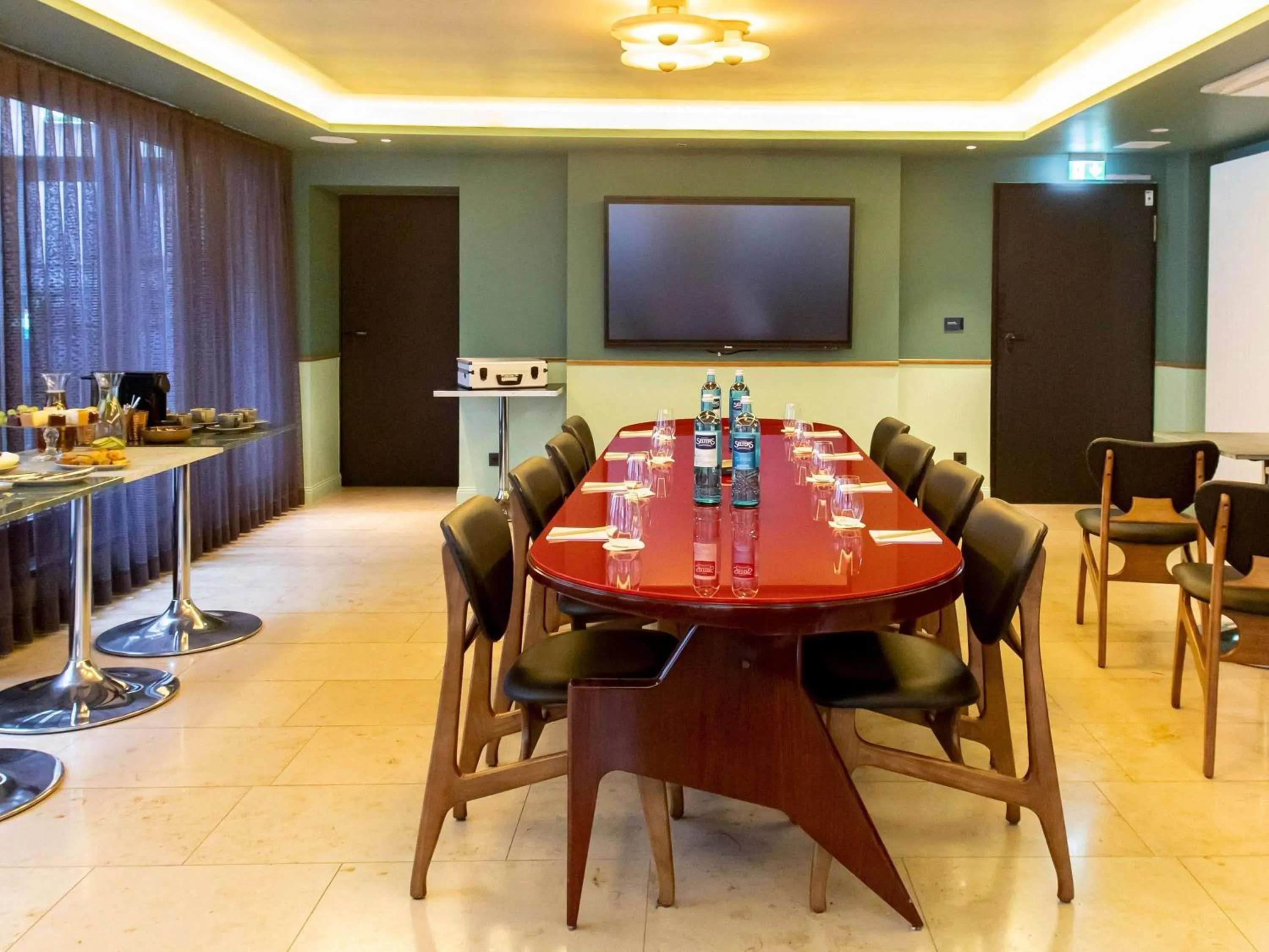 Meeting/conference room in MUZE Hotel Dusseldorf - Handwritten Collection