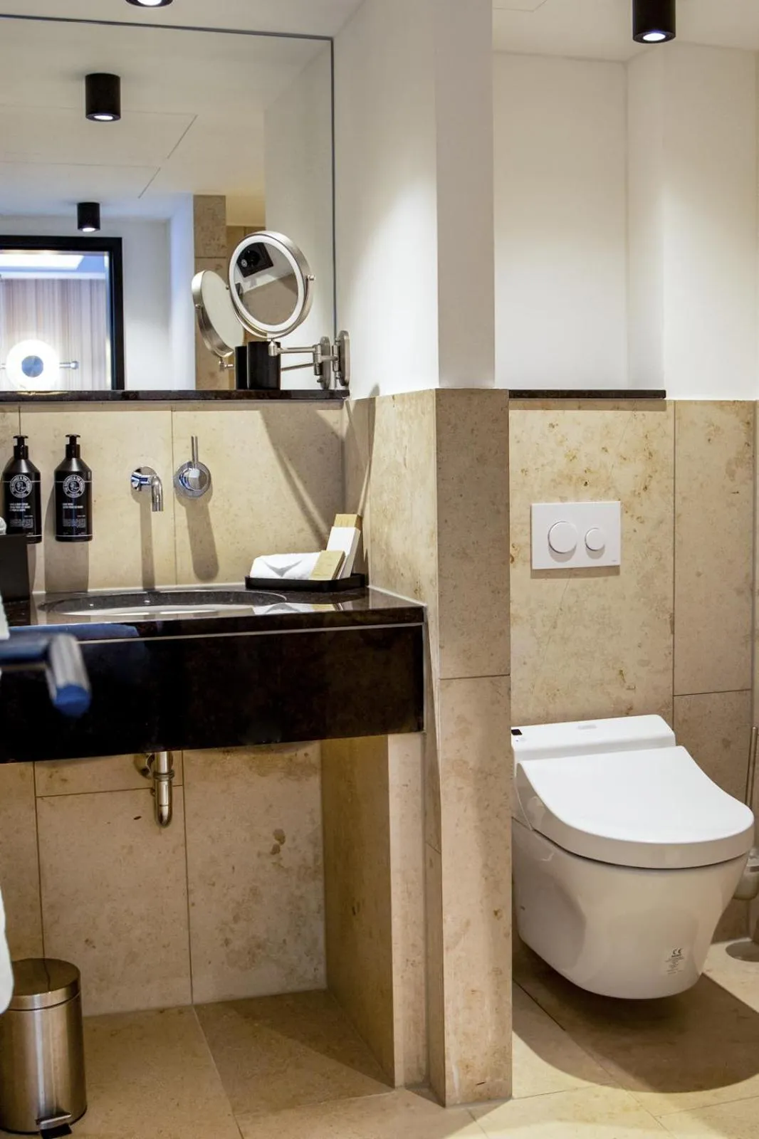 Bathroom in MUZE Hotel Dusseldorf - Handwritten Collection