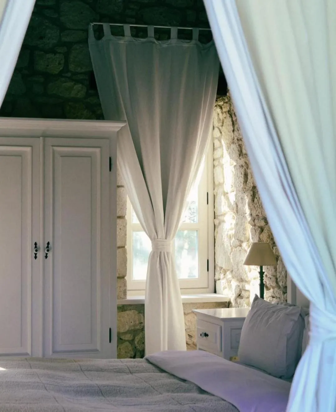 Bed in Manastir Alacati Hotel