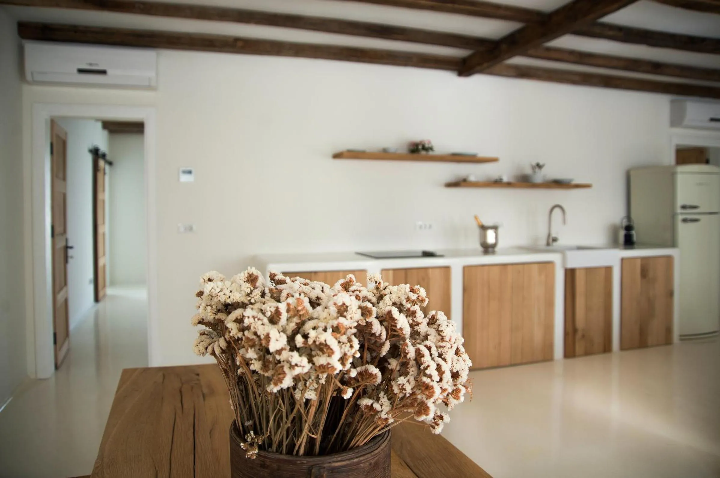 Kitchen or kitchenette in Manastir Alacati Hotel