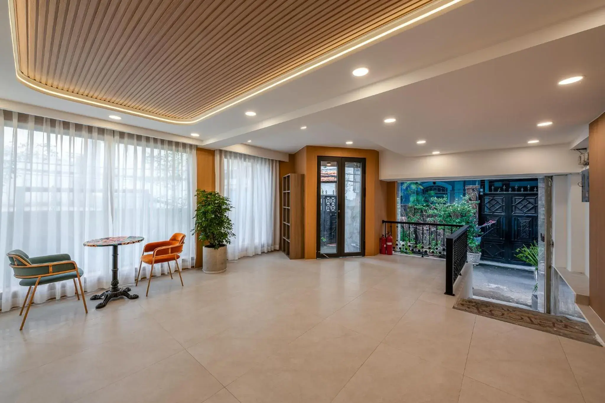 Property building in Cherry Apartment - Thao Dien Centre Property building in Cherry Apartment - Thao Dien Centre