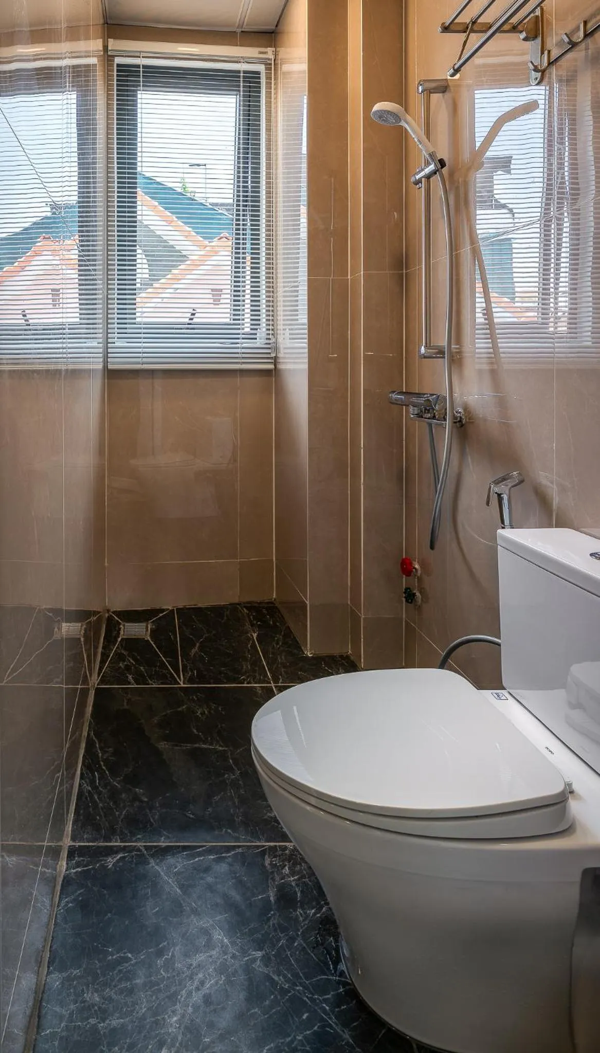 Shower in Cherry Apartment - Thao Dien Centre