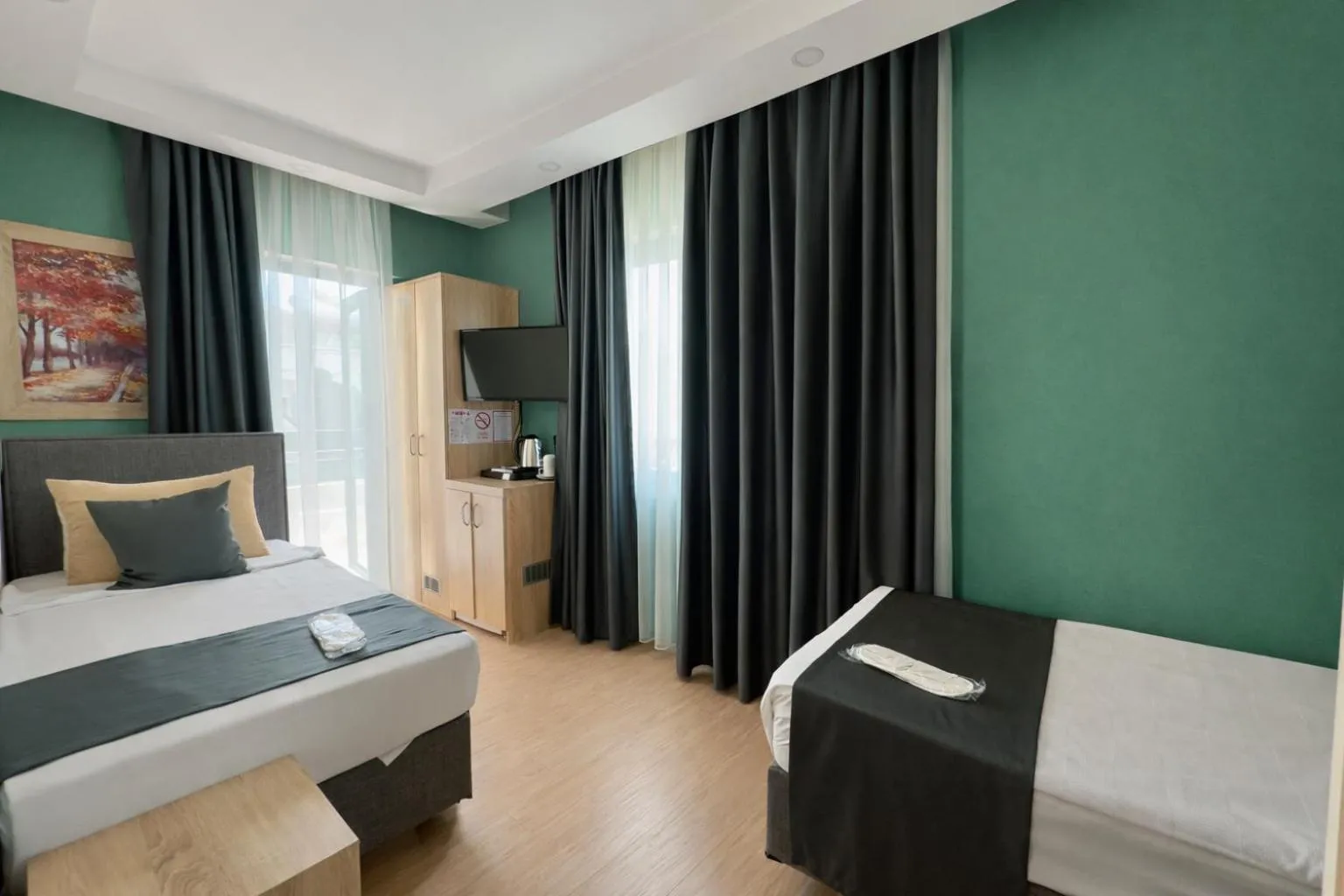 Photo of the whole room, Bed in Deniz Boutique Hotel