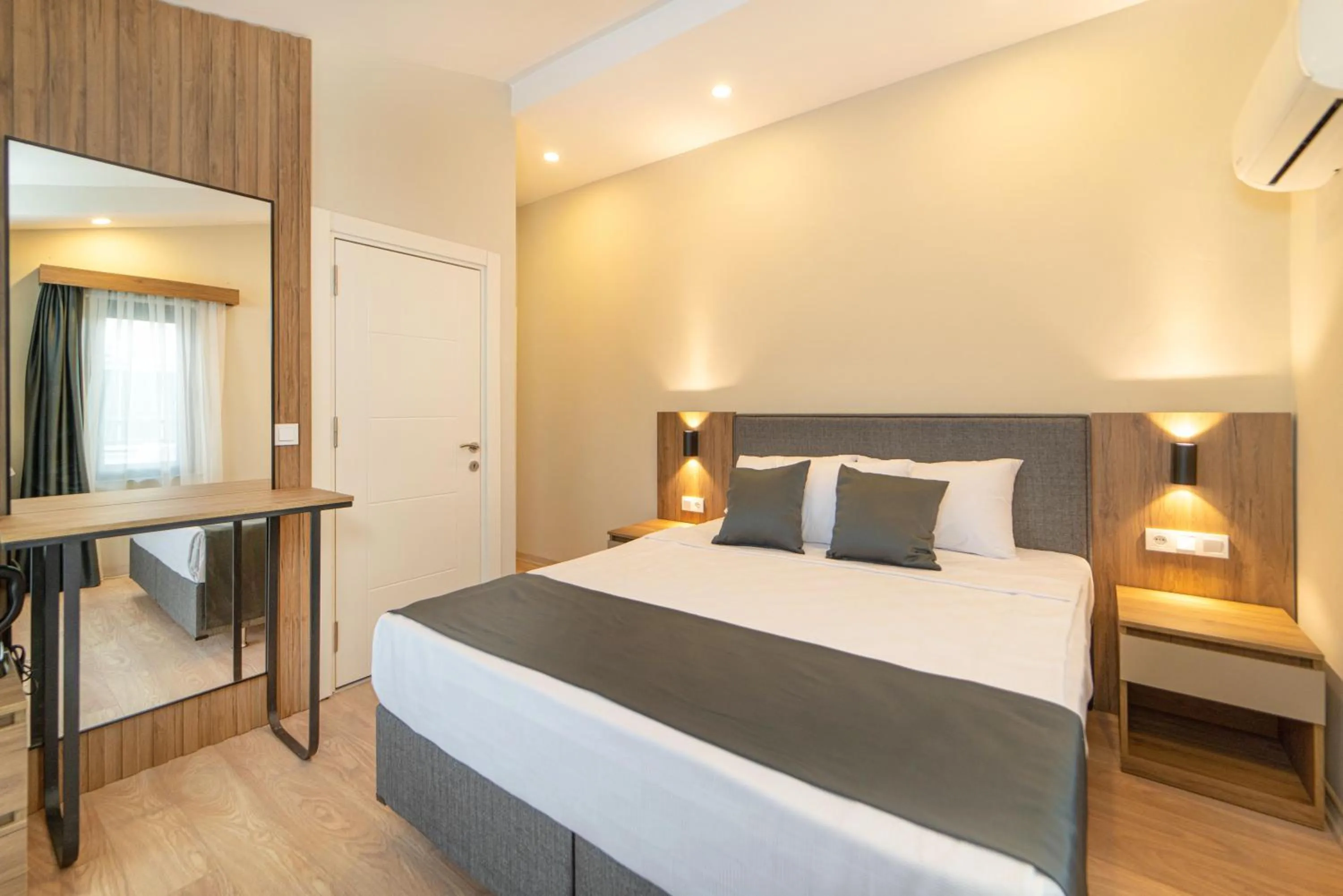 Photo of the whole room, Bed in Deniz Boutique Hotel