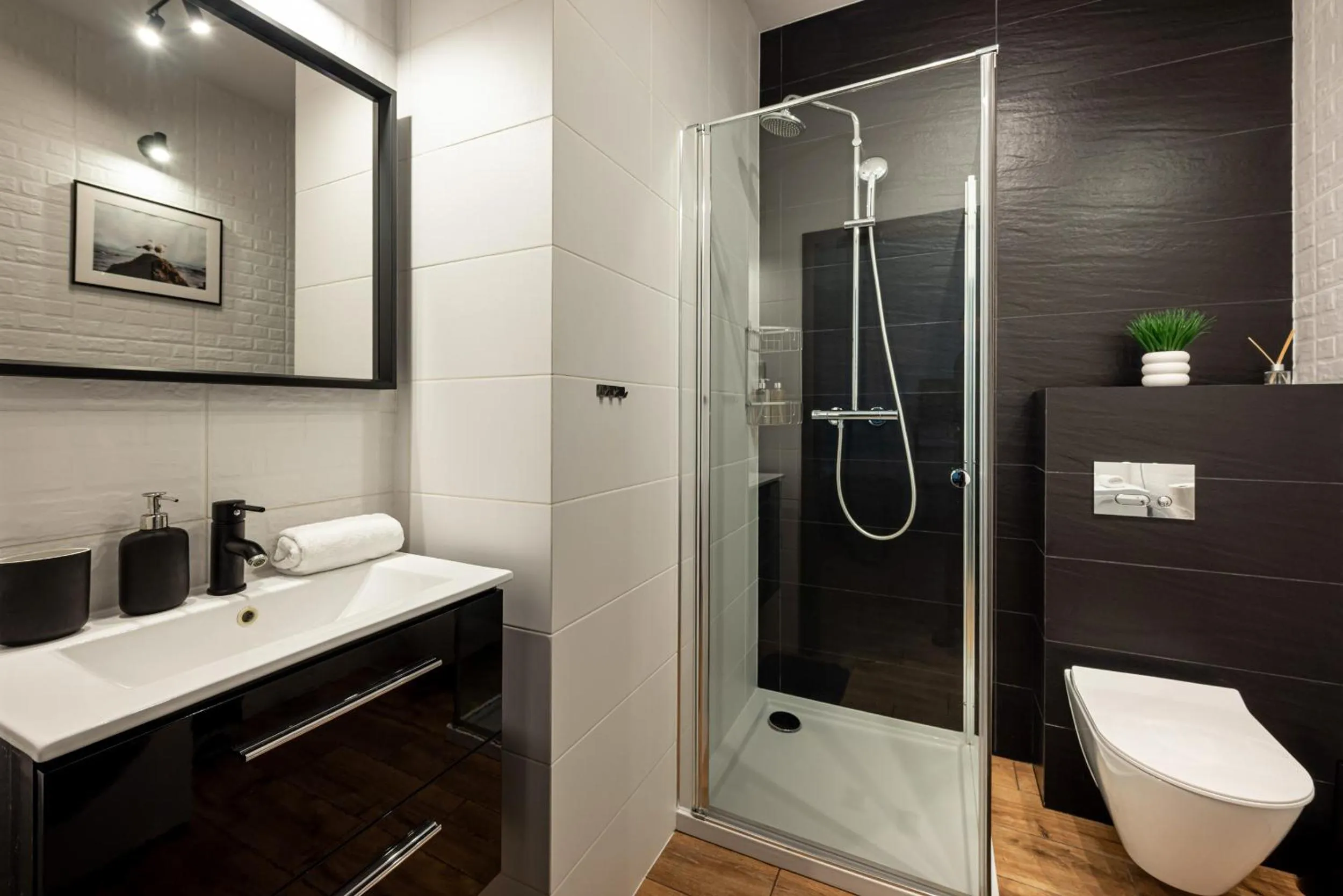 Shower in RentPlanet - Apartamenty Jagiełły