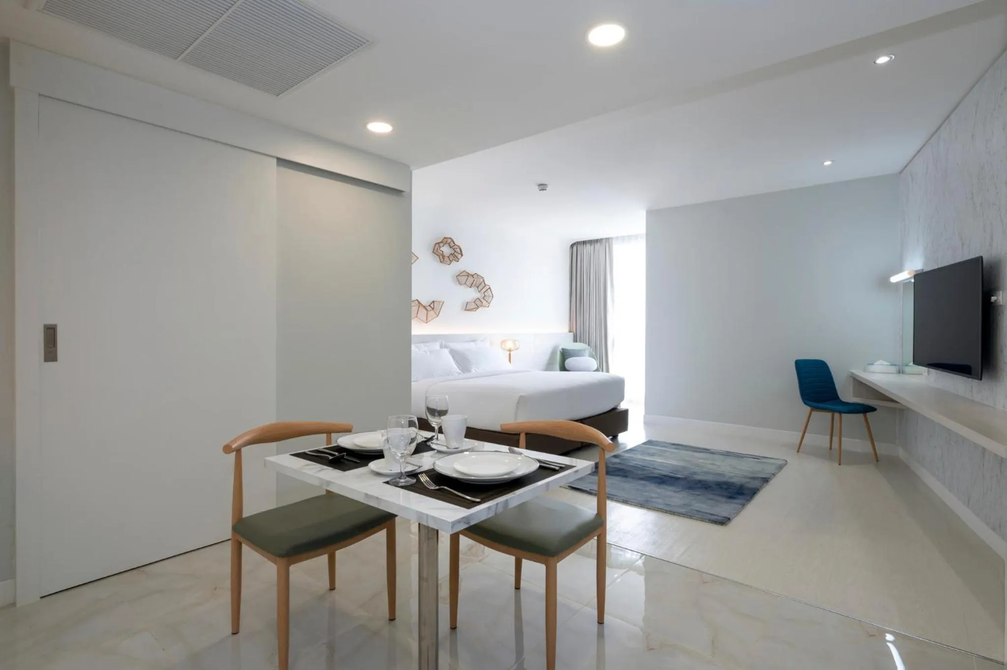 Dining area, Bed in VELA Dhi Udon Thani