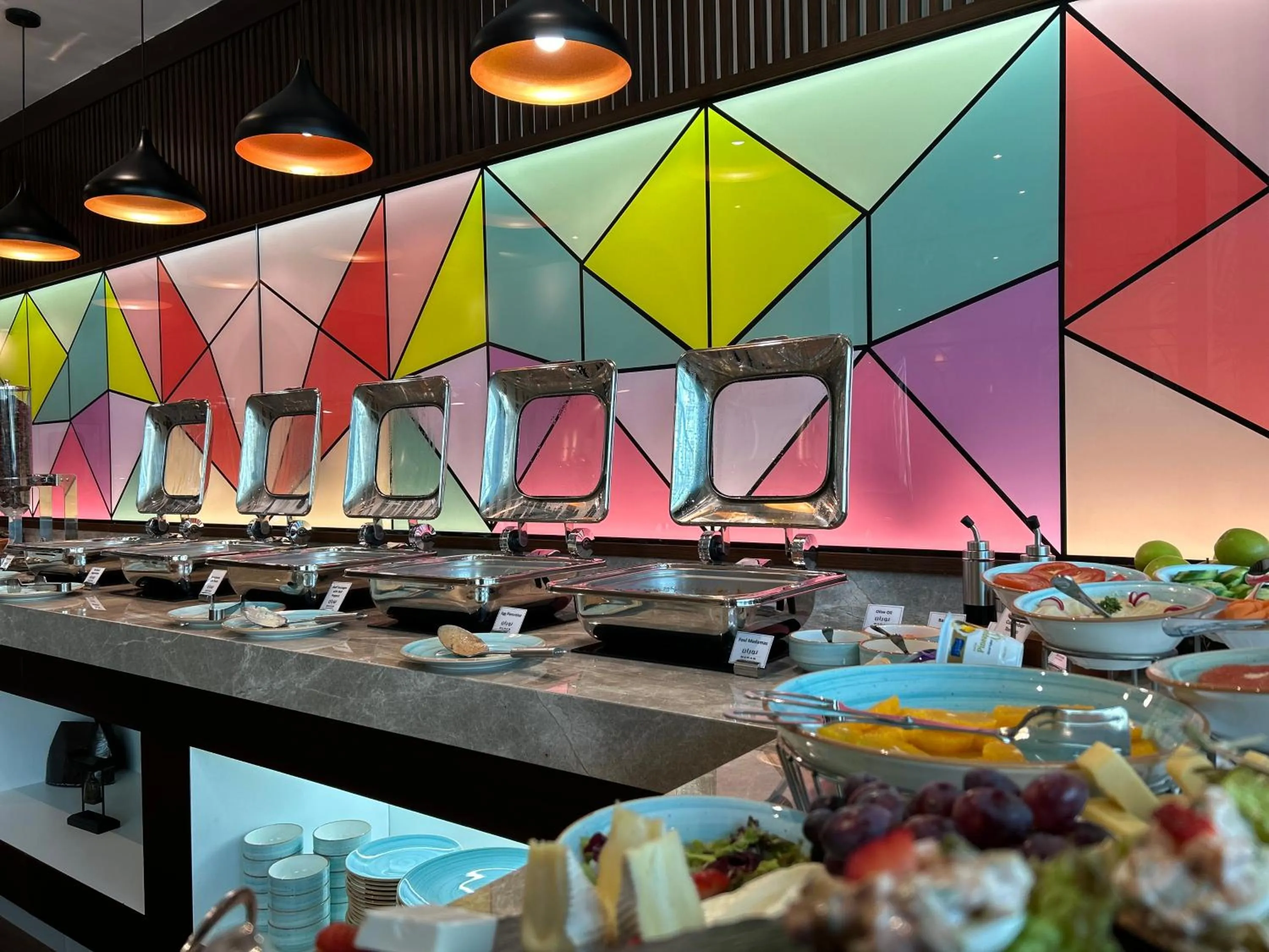 Restaurant/places to eat in Nuran Marina