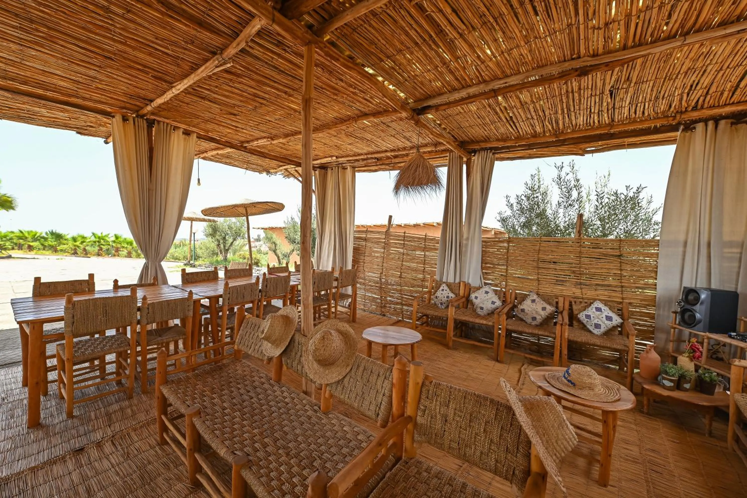 Restaurant/Places to Eat in Le Parc des Oliviers