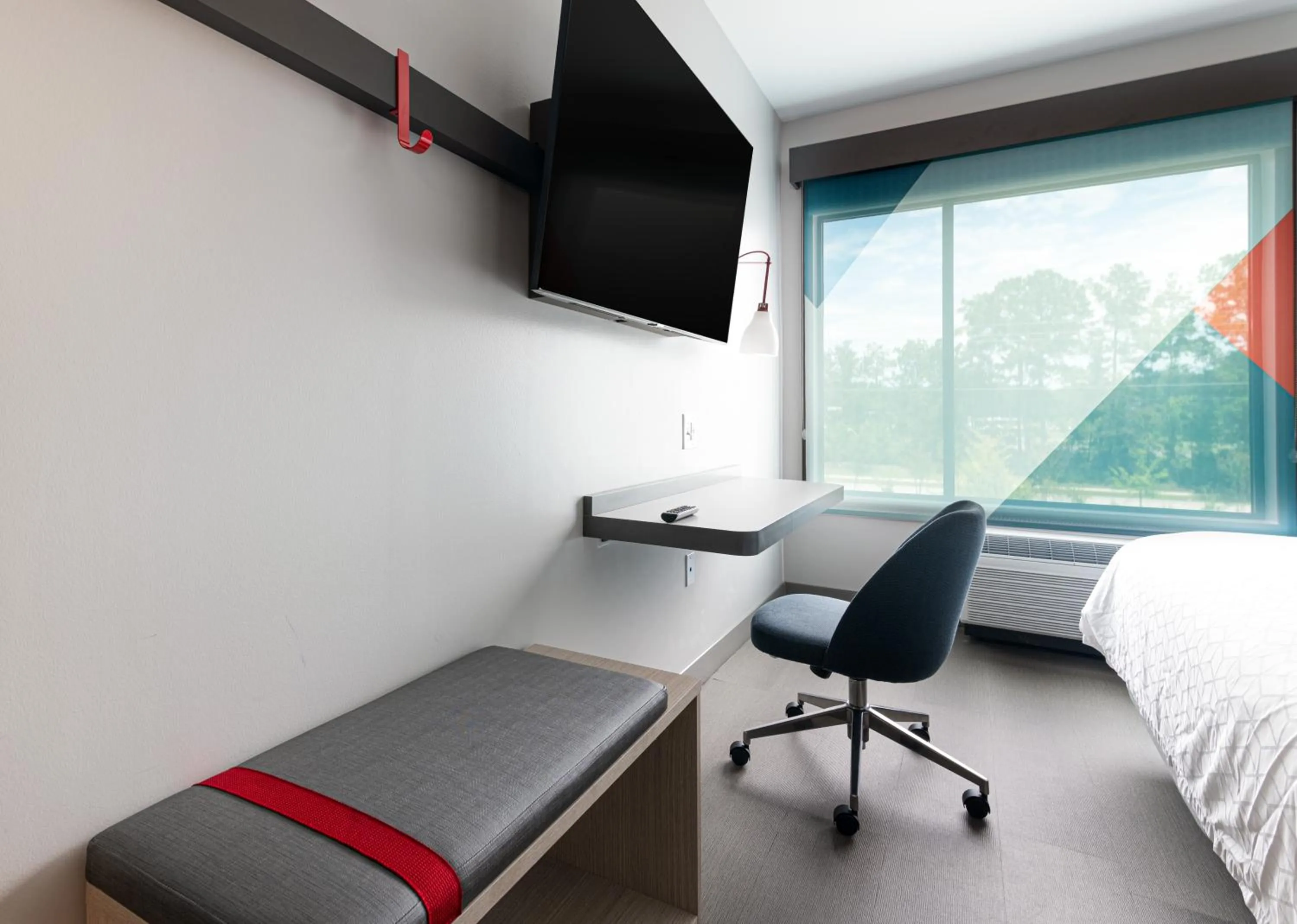 TV and multimedia, Bed in avid hotel Summerville by IHG