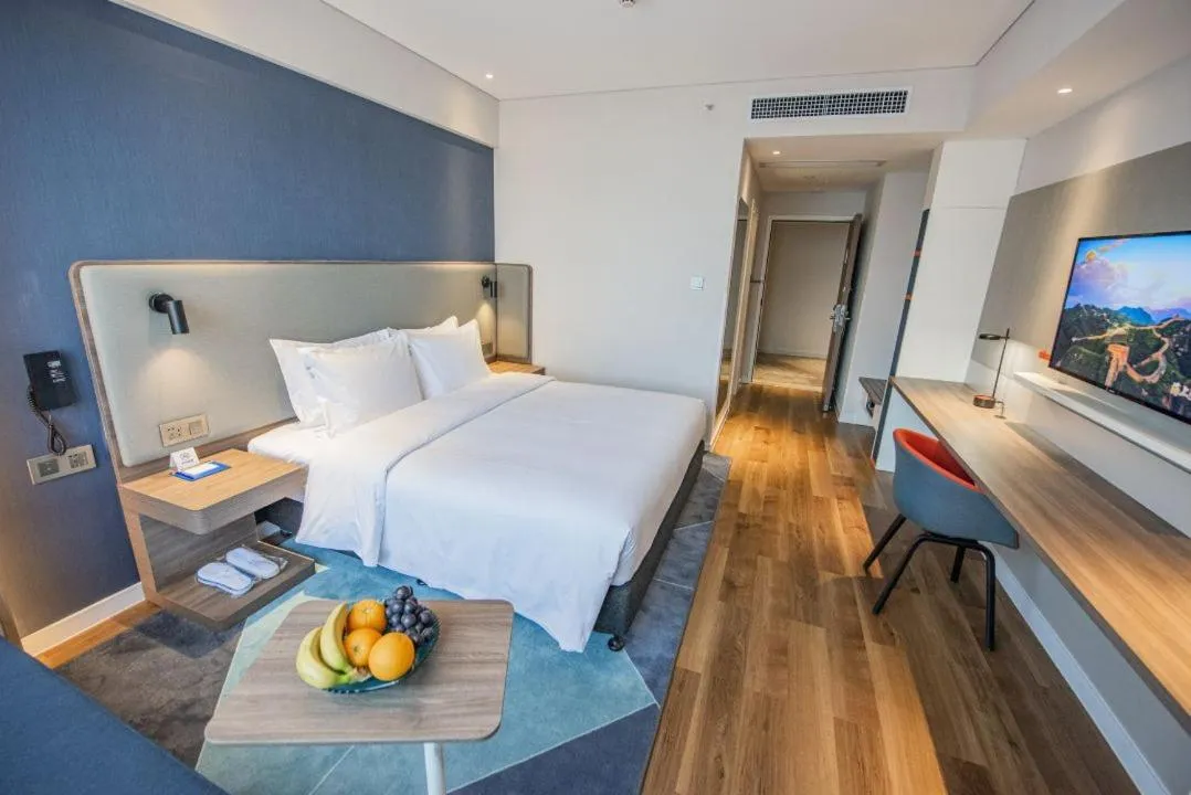 View (from property/room), Bed in Holiday Inn Express Quanzhou City Center by IHG