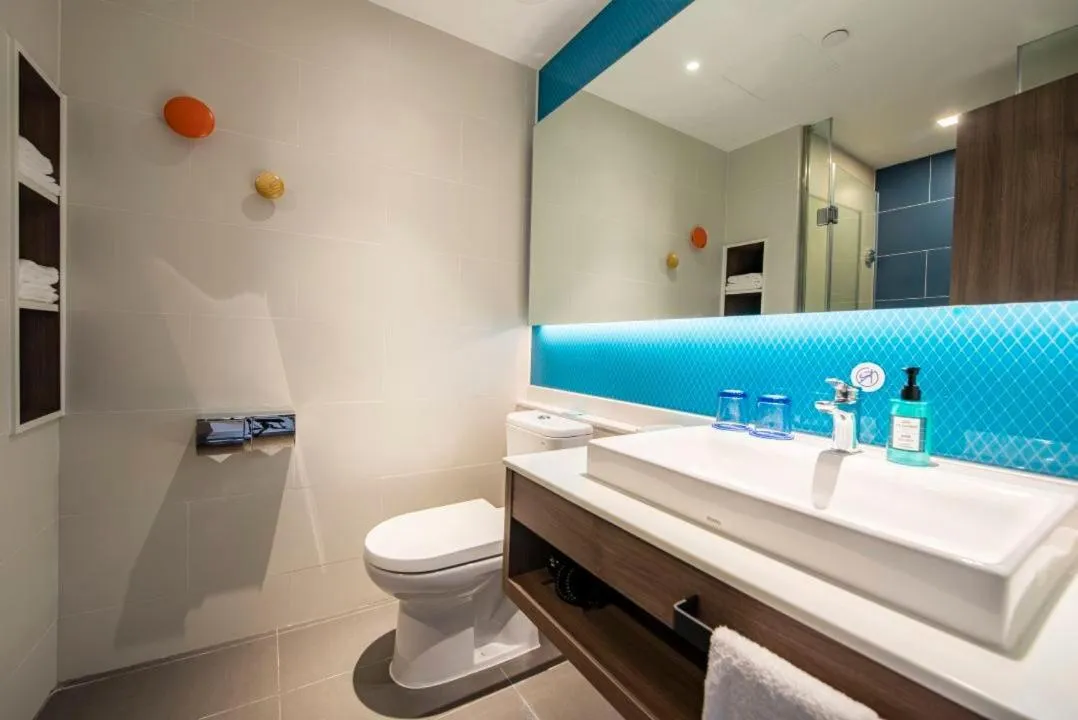 Toilet in Holiday Inn Express Quanzhou City Center by IHG