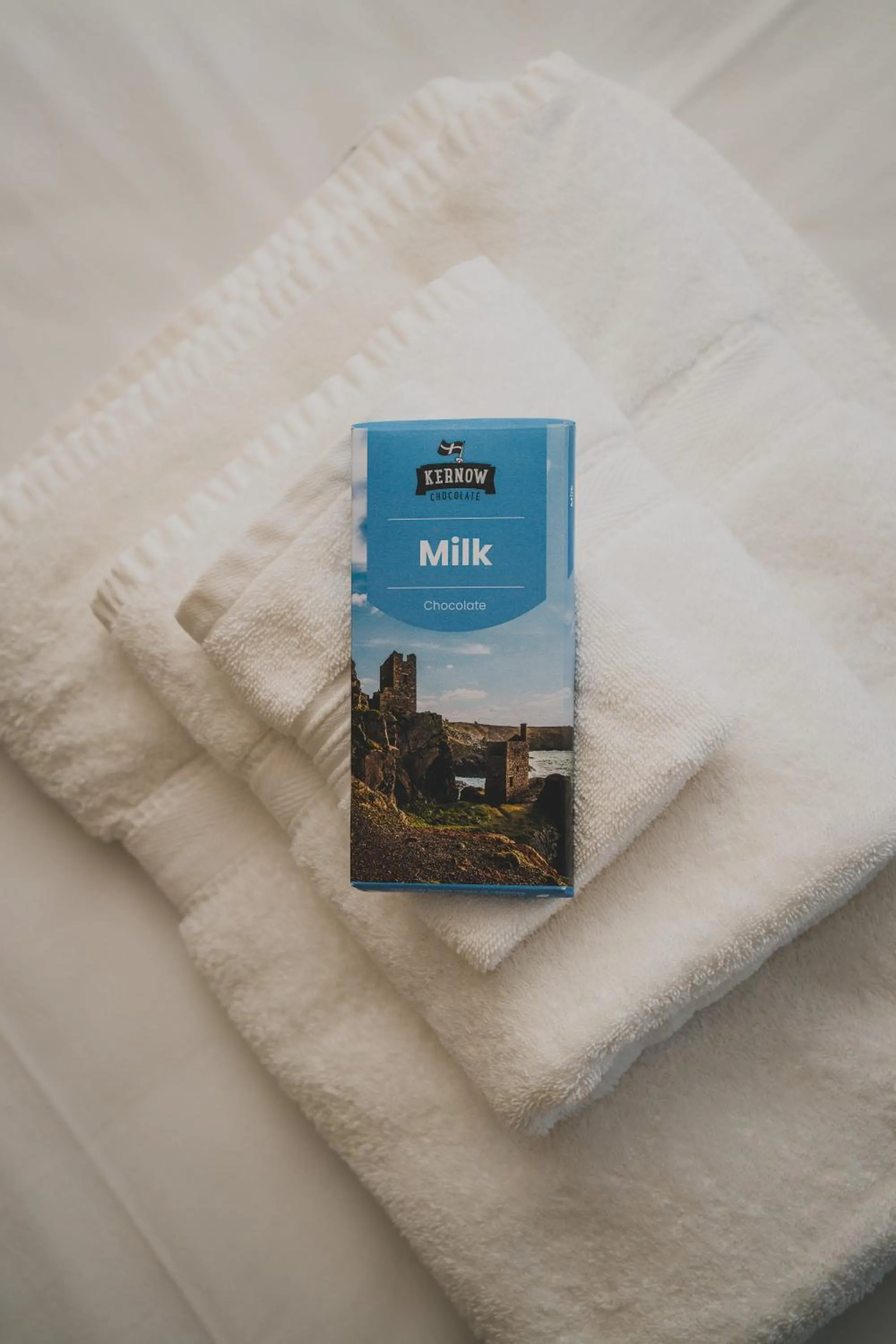 Property building, Bed in Polzeath Beach House