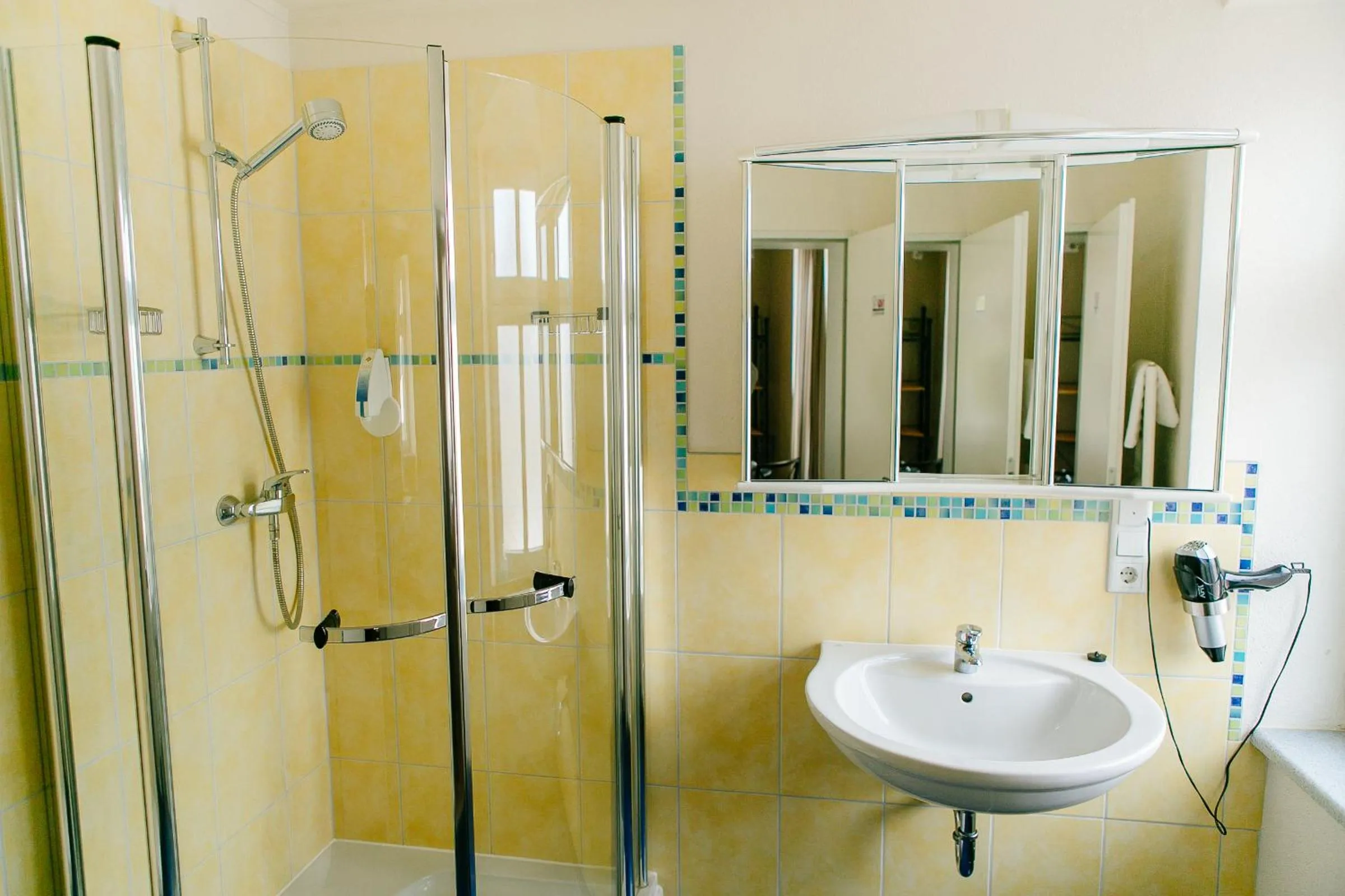 Landhotel Airport-Inn