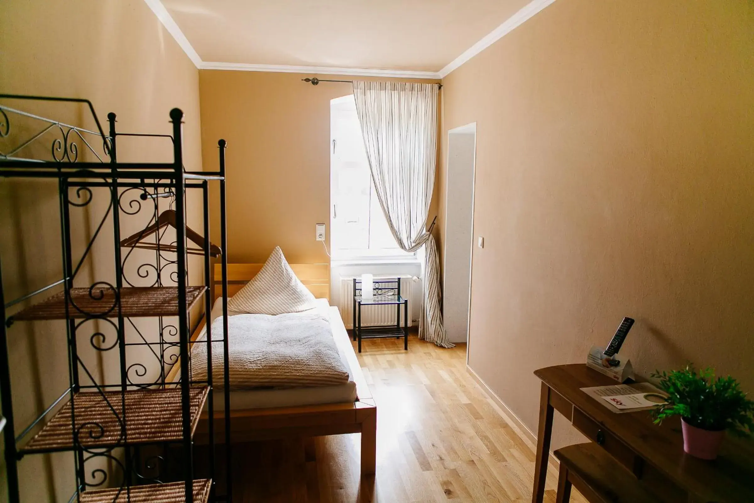 Single Room in Landhotel Airport-Inn Single Room in Landhotel Airport-Inn
