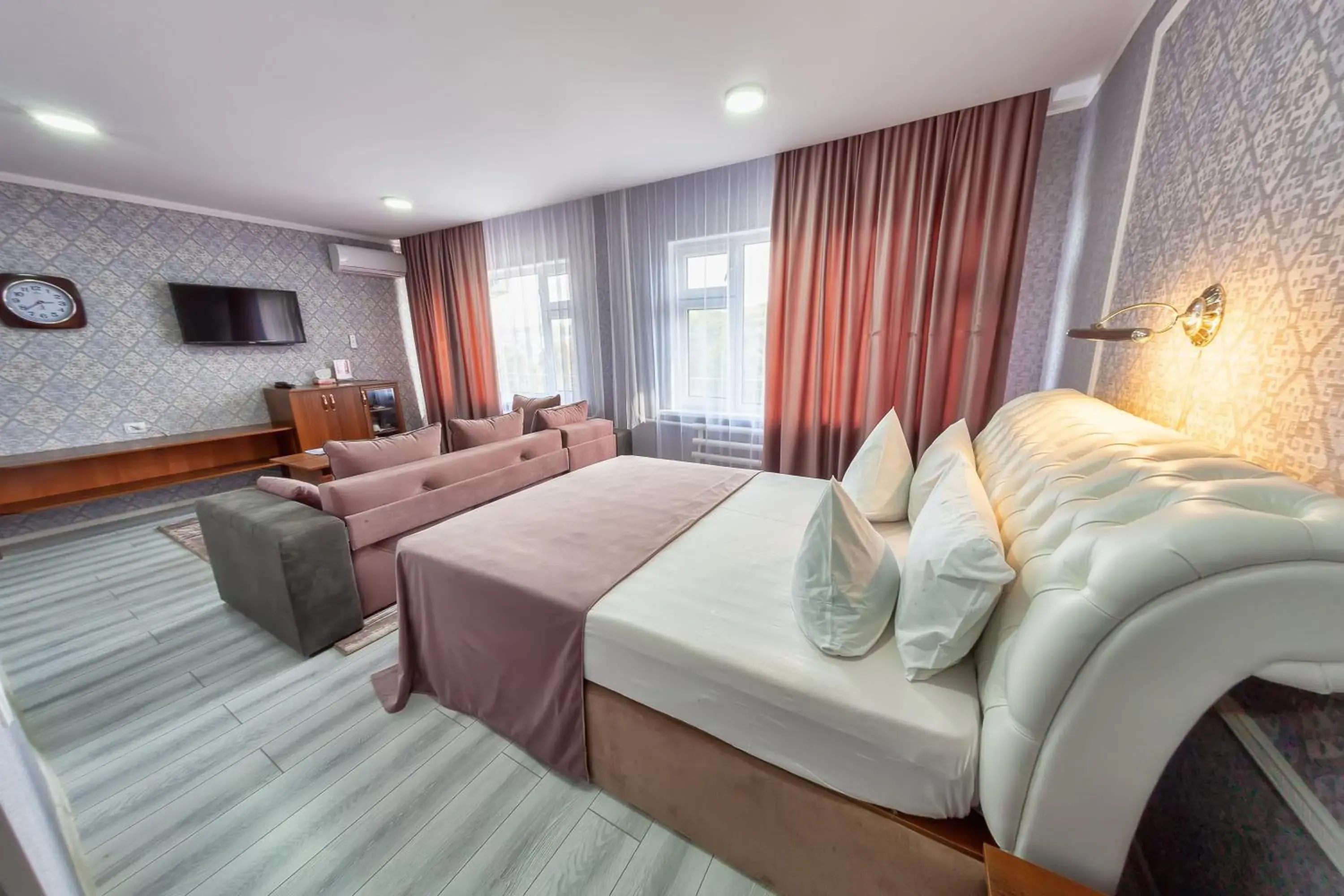 Junior Suite - single occupancy in Hotel Osh-Nuru Junior Suite - single occupancy in Hotel Osh-Nuru