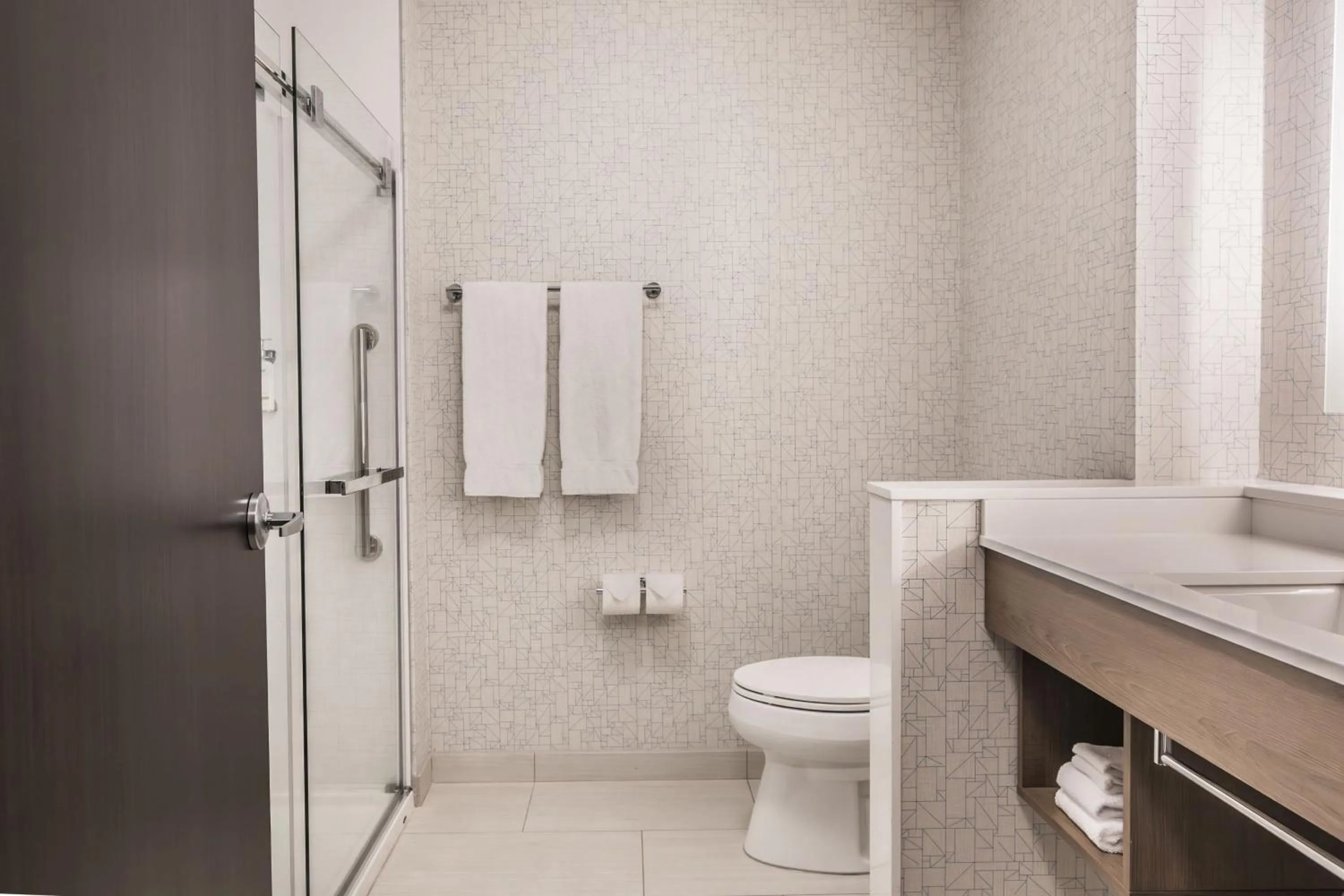 Bathroom in Holiday Inn Express & Suites - Welland