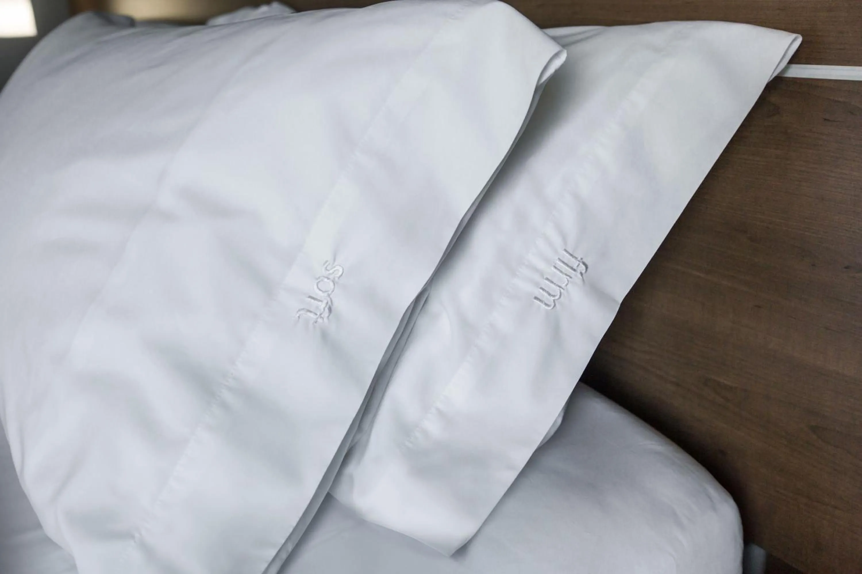 Photo of the whole room, Bed in Holiday Inn Express & Suites - Welland