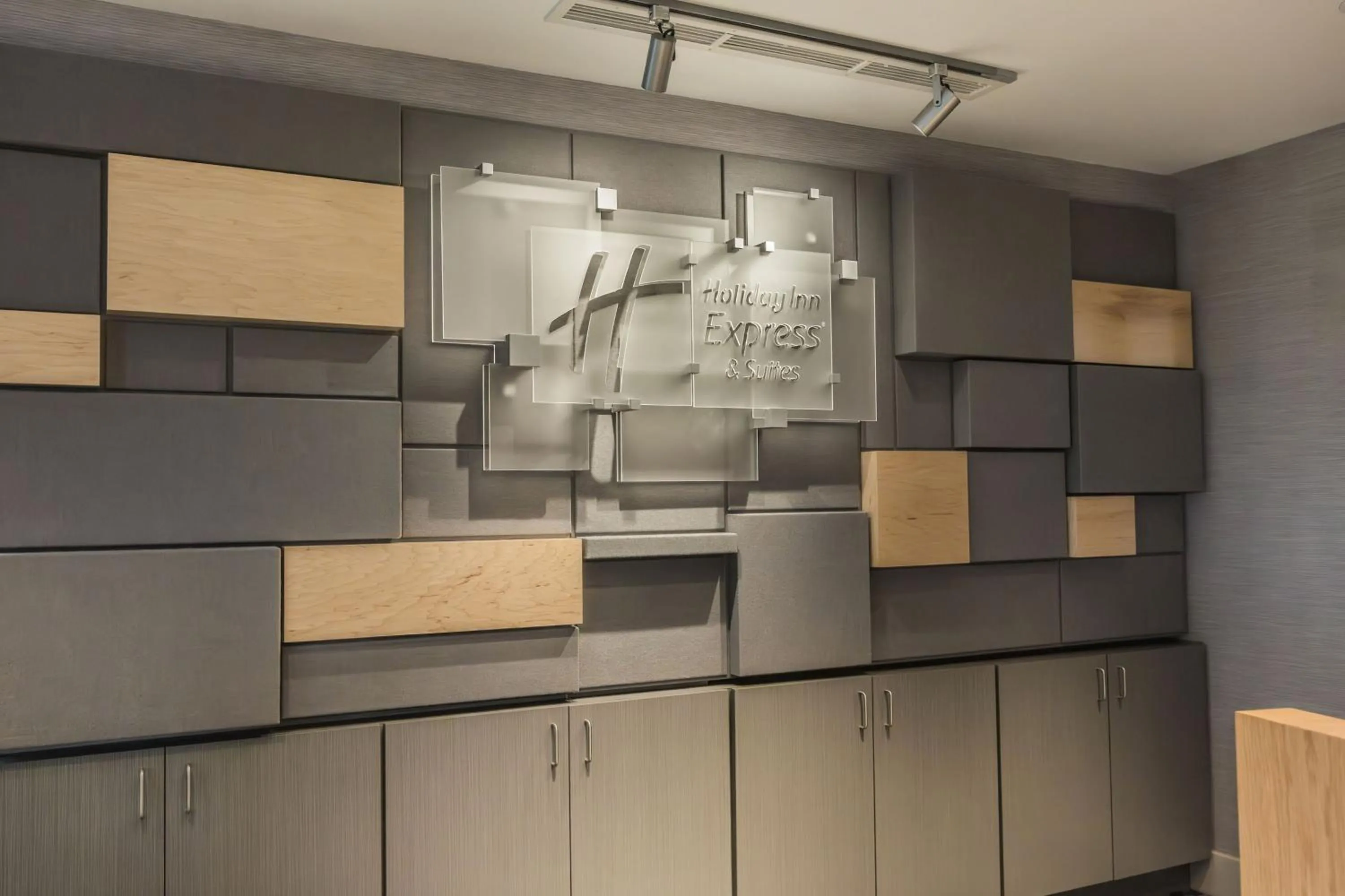 Property building in Holiday Inn Express & Suites - Welland