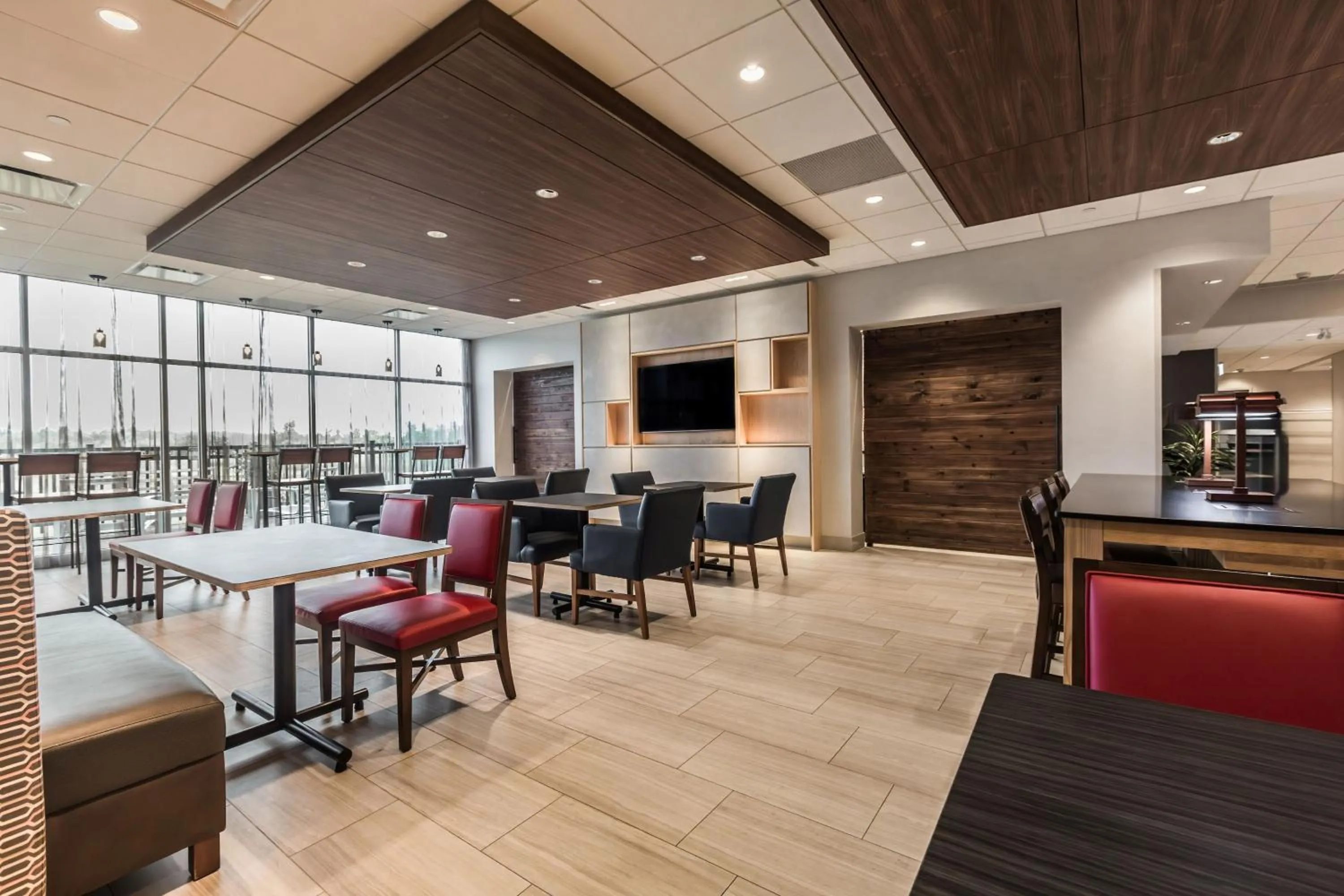 Breakfast in Holiday Inn Express & Suites - Welland