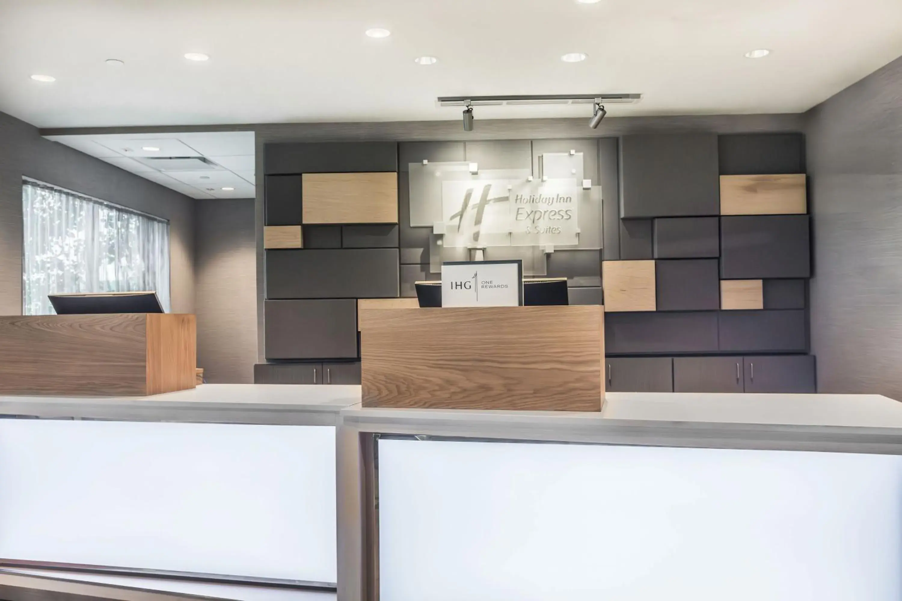 Property building in Holiday Inn Express & Suites - Welland Property building in Holiday Inn Express & Suites - Welland