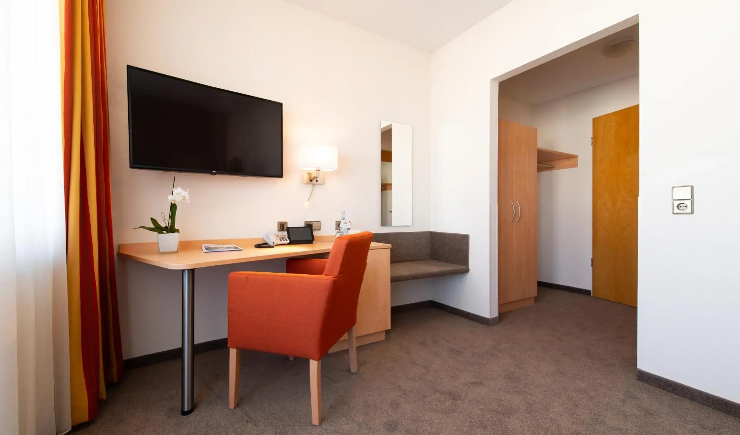 Double Room - single occupancy in ARAMIS Tagungs- und Sporthotel Double Room - single occupancy in ARAMIS Tagungs- und Sporthotel