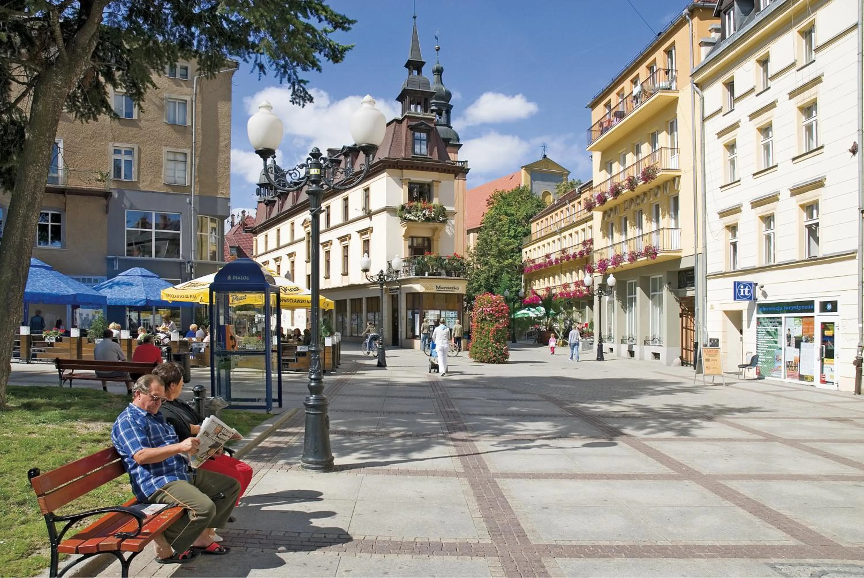 Facade/entrance in Uzdrowisko Cieplice - Dom Zdrojowy