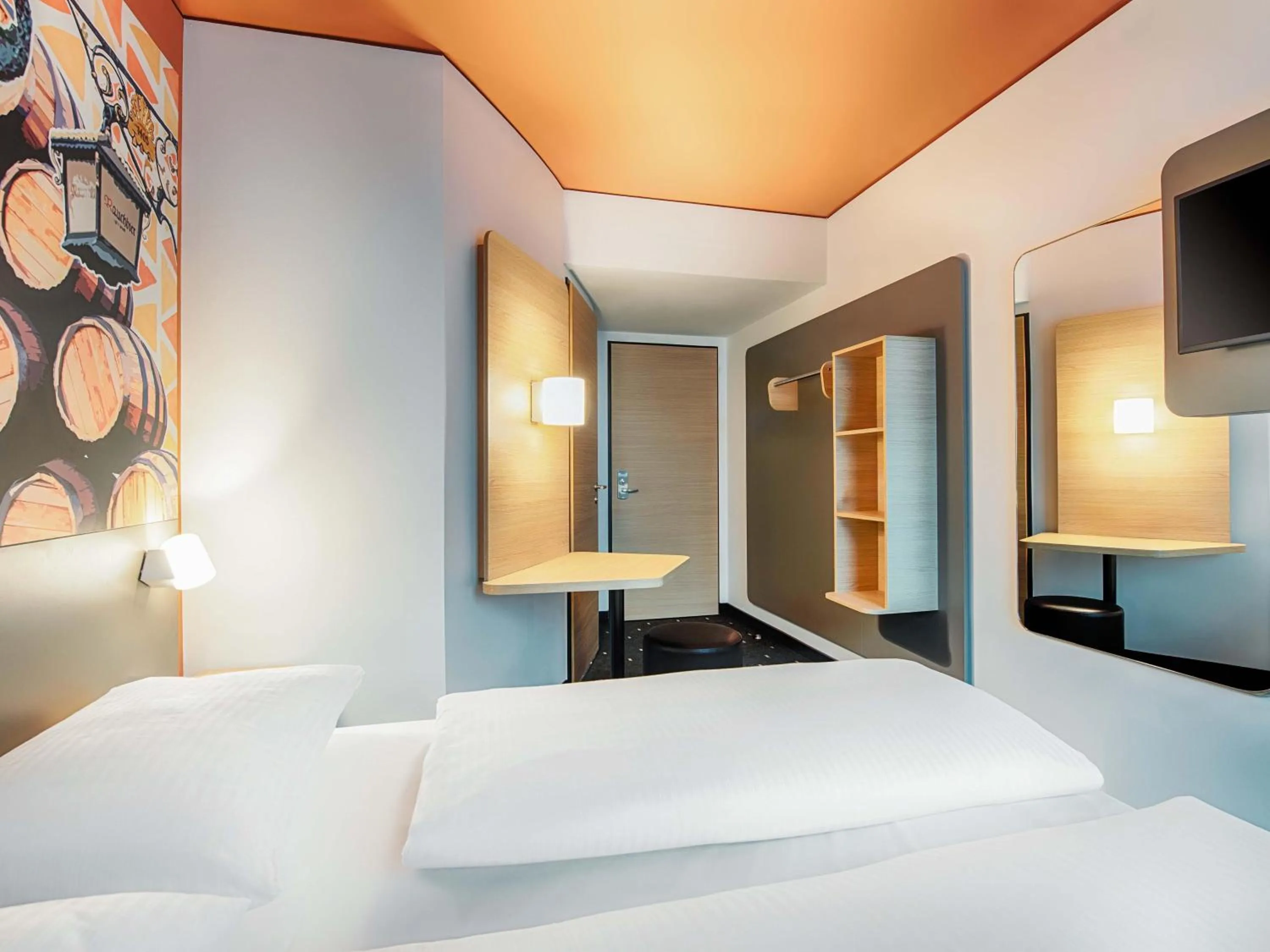 Photo of the whole room, Bed in B&B Hotel Bamberg