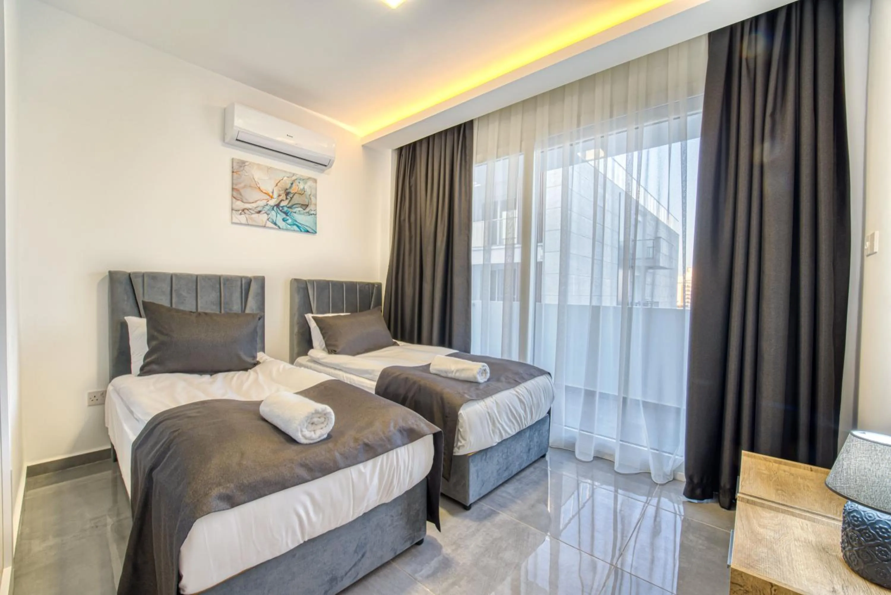 Bed in Courtyard Long Beach Holiday Resort