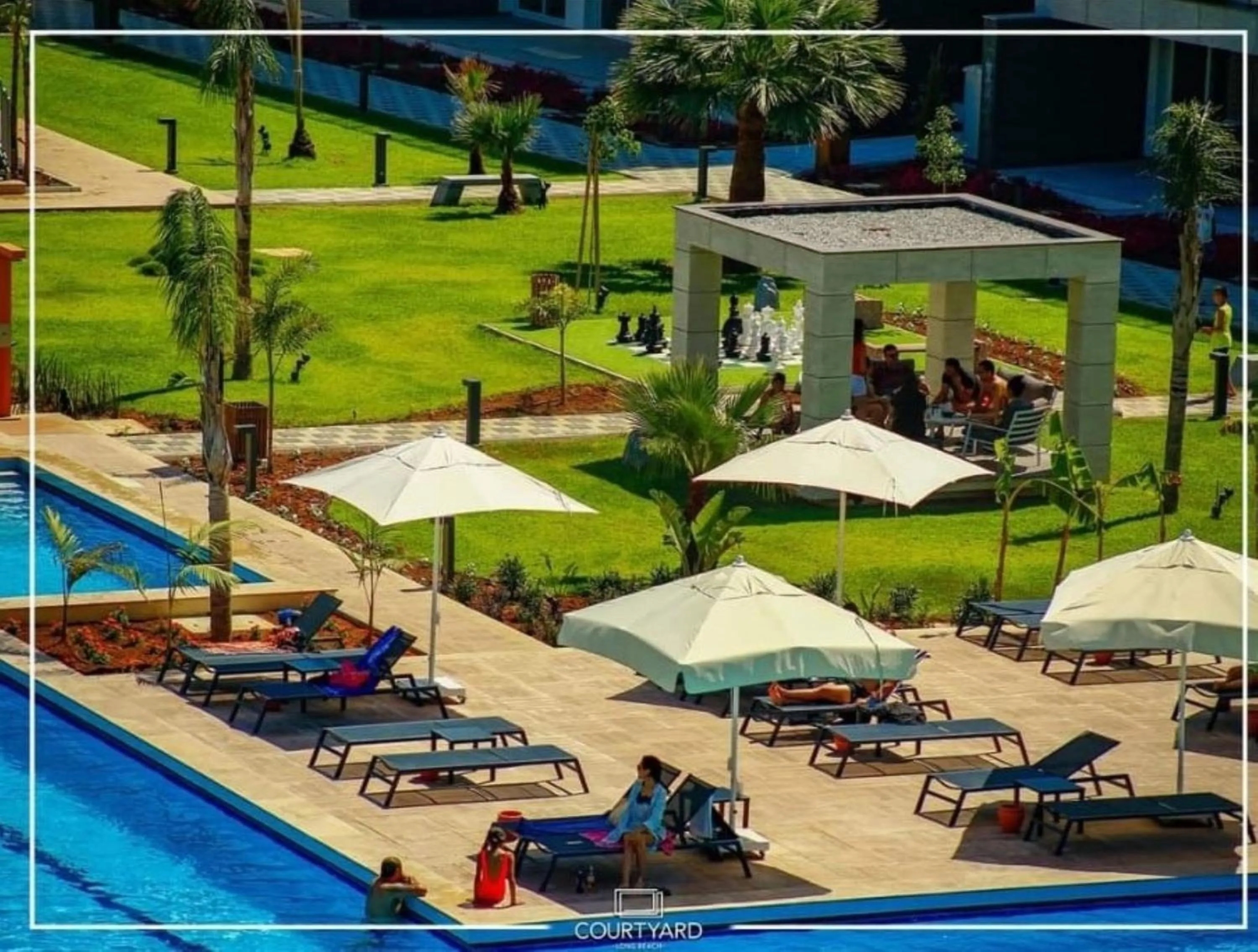 Swimming pool in Courtyard Long Beach Holiday Resort