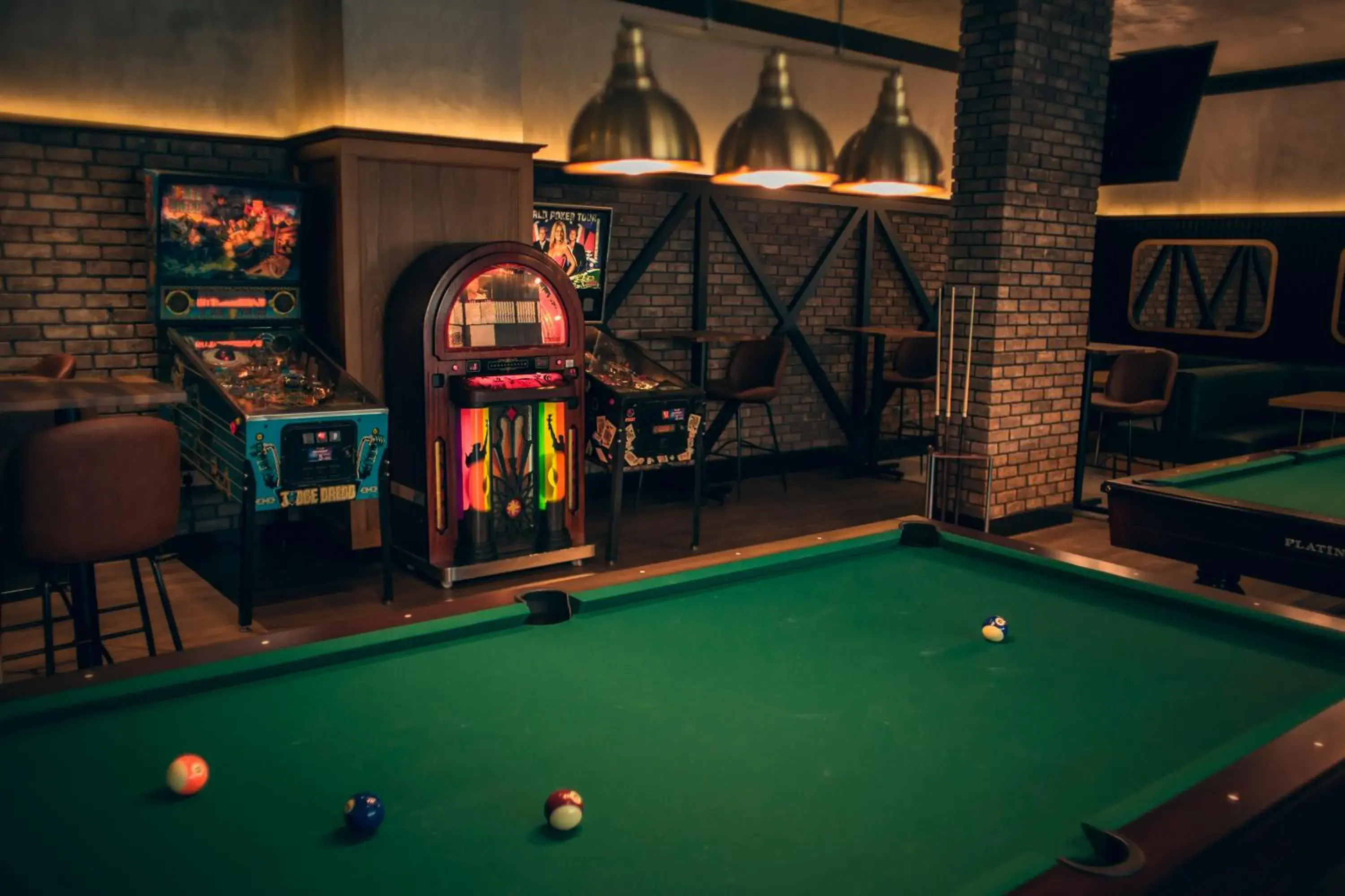 Lounge or bar in Courtyard Long Beach Holiday Resort Lounge or bar in Courtyard Long Beach Holiday Resort