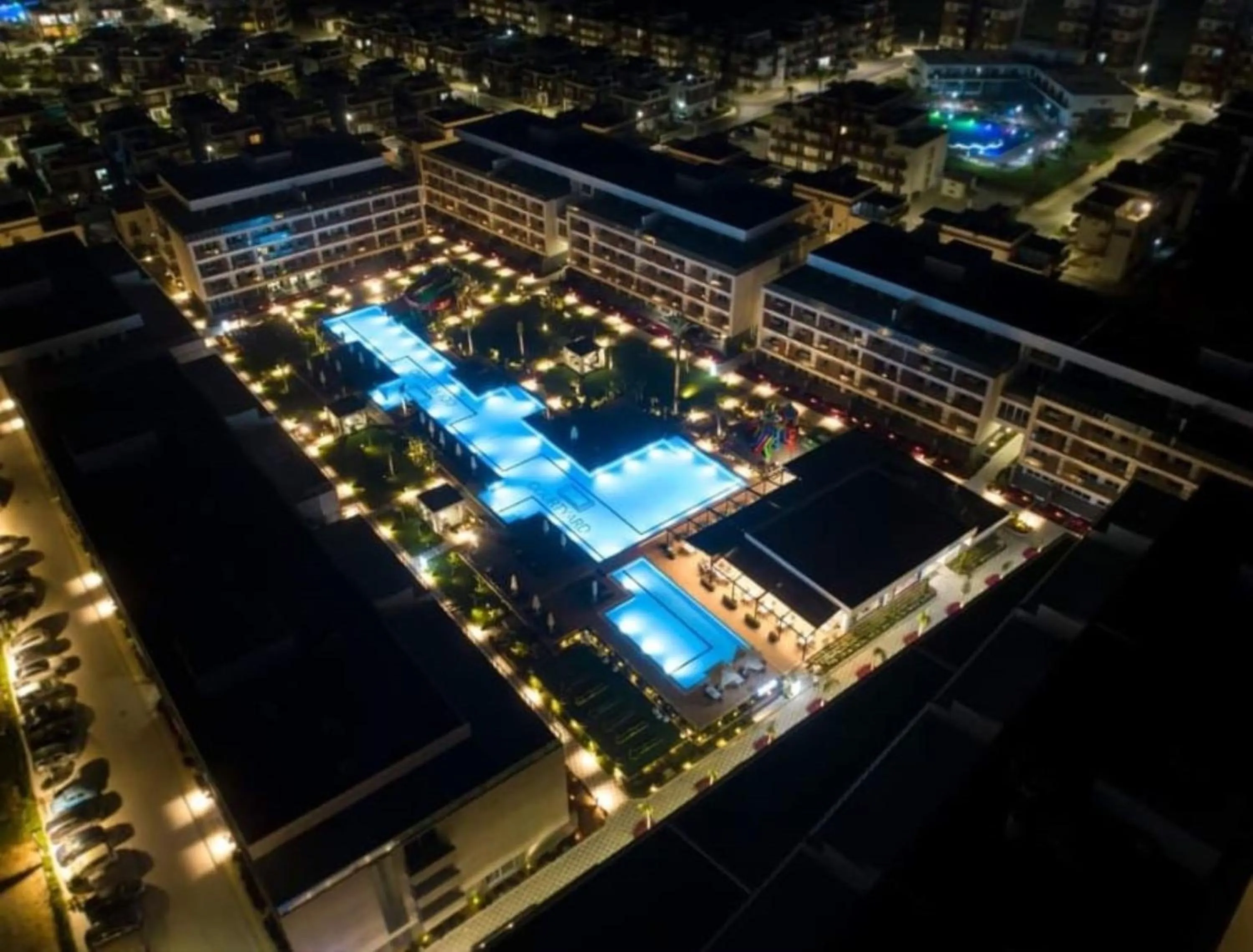 Property building in Courtyard Long Beach Holiday Resort