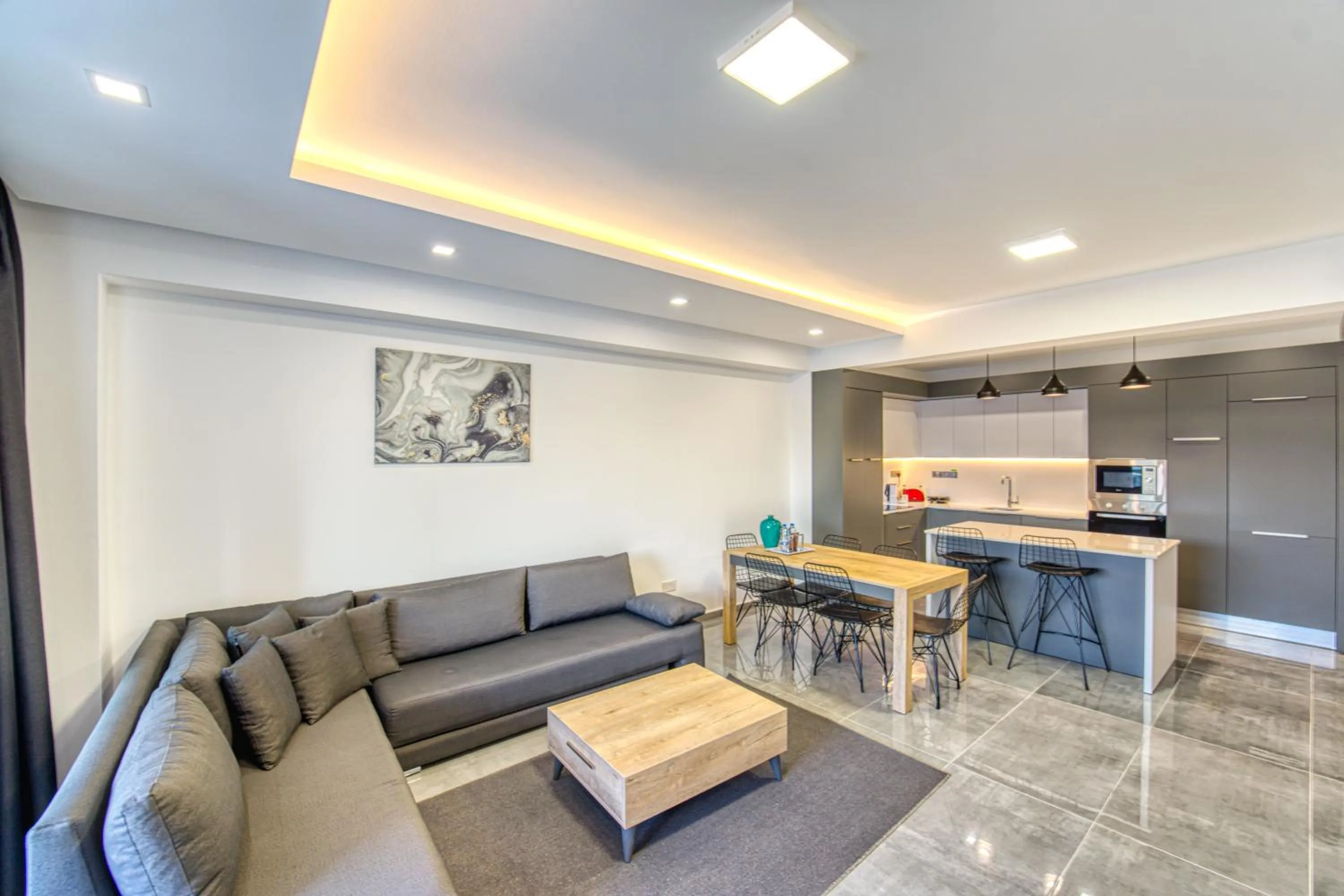 Seating area in Courtyard Long Beach Holiday Resort